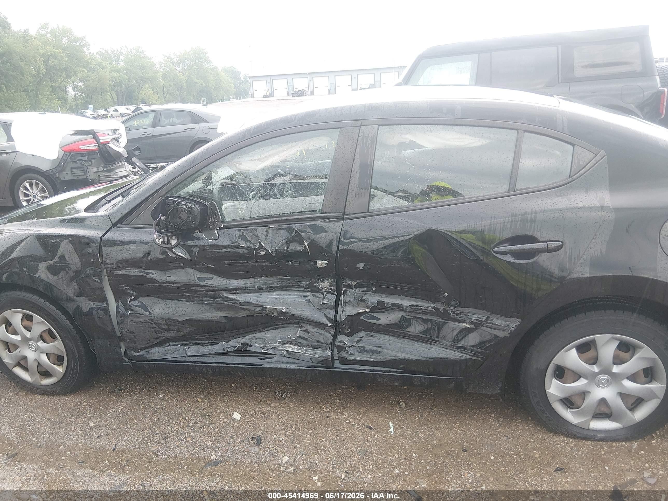 2015 Mazda Mazda3 I Sv Black vin: JM1BM1T70F1238154