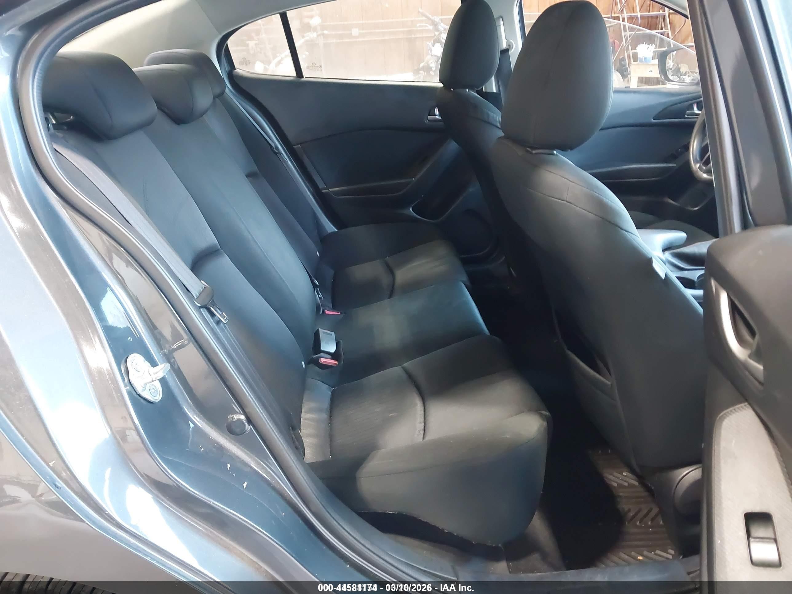 2015 Mazda Mazda3 I Sv Gray vin: JM1BM1T71F1224585