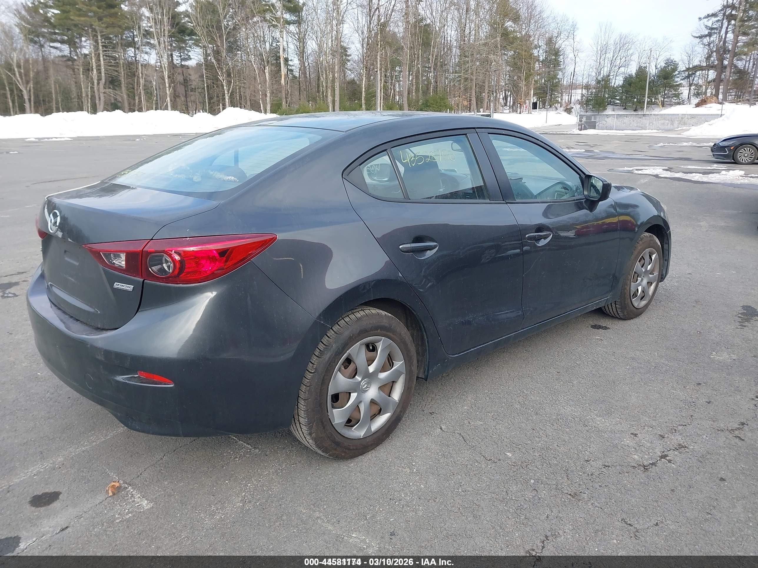 2015 Mazda Mazda3 I Sv Gray vin: JM1BM1T71F1224585