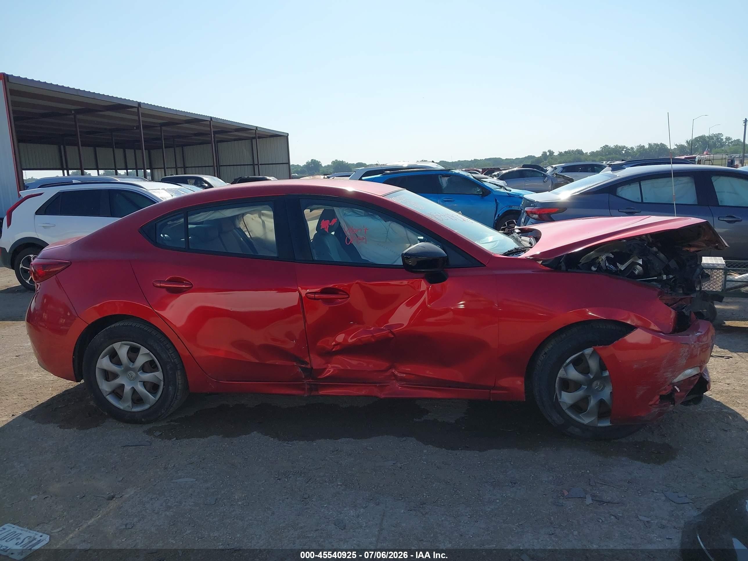 2015 Mazda Mazda3 I Sv Red vin: JM1BM1T71F1232590