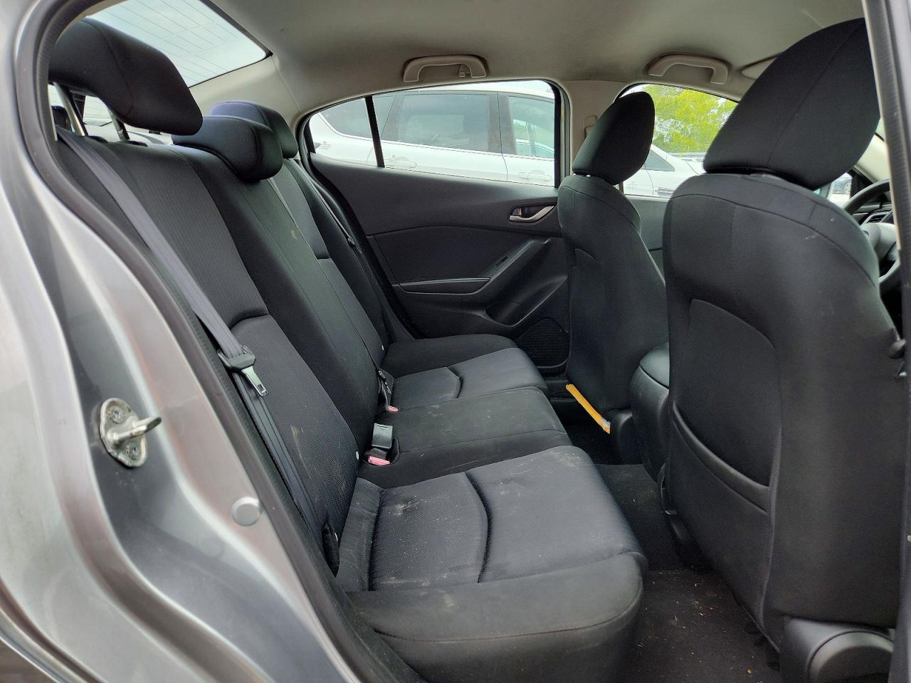2014 Mazda 3 Sv Silver vin: JM1BM1T73E1147264