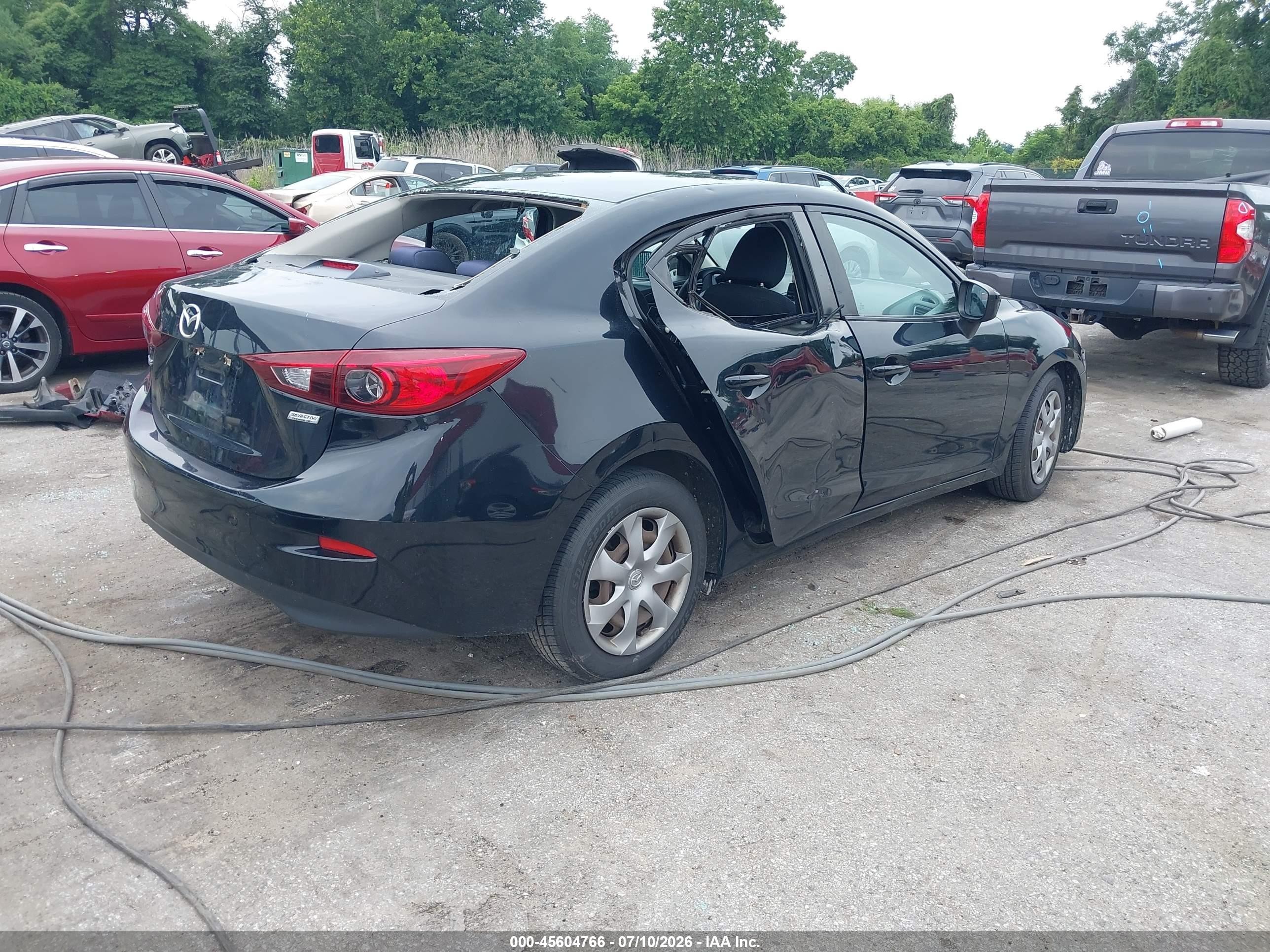 2014 Mazda Mazda3 I Sv Черный vin: JM1BM1T73E1158040