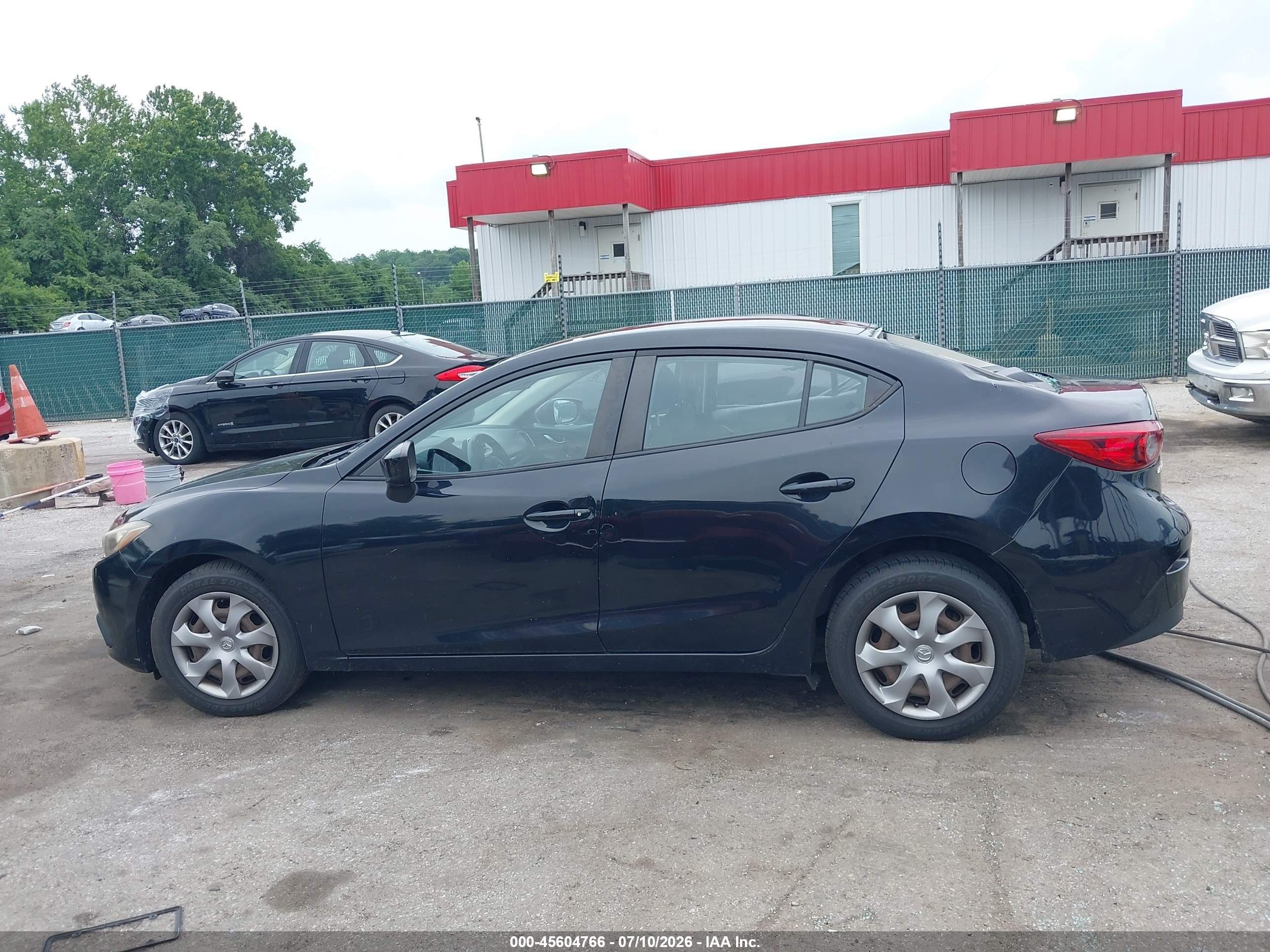2014 Mazda Mazda3 I Sv Черный vin: JM1BM1T73E1158040