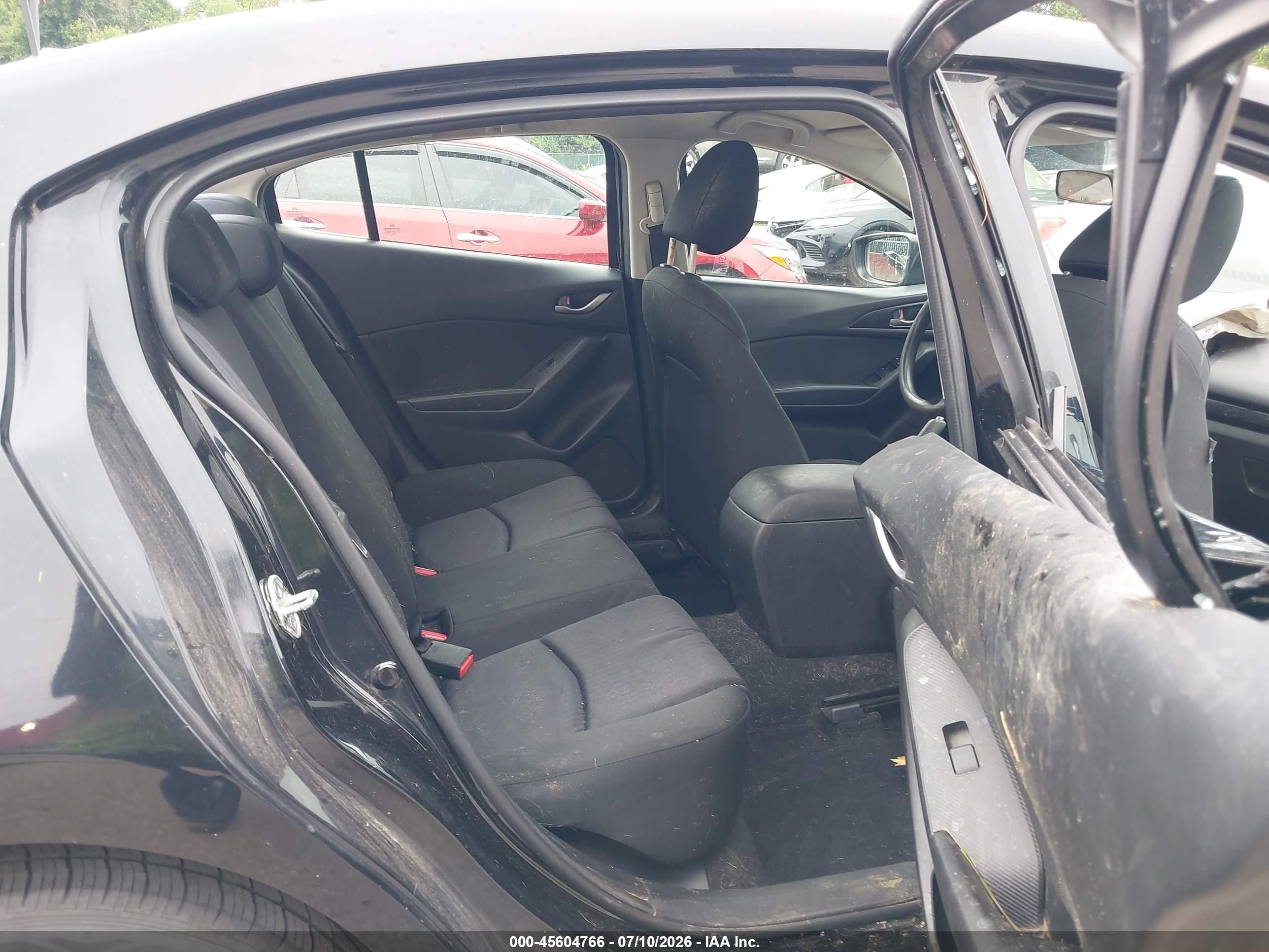 2014 Mazda Mazda3 I Sv Черный vin: JM1BM1T73E1158040