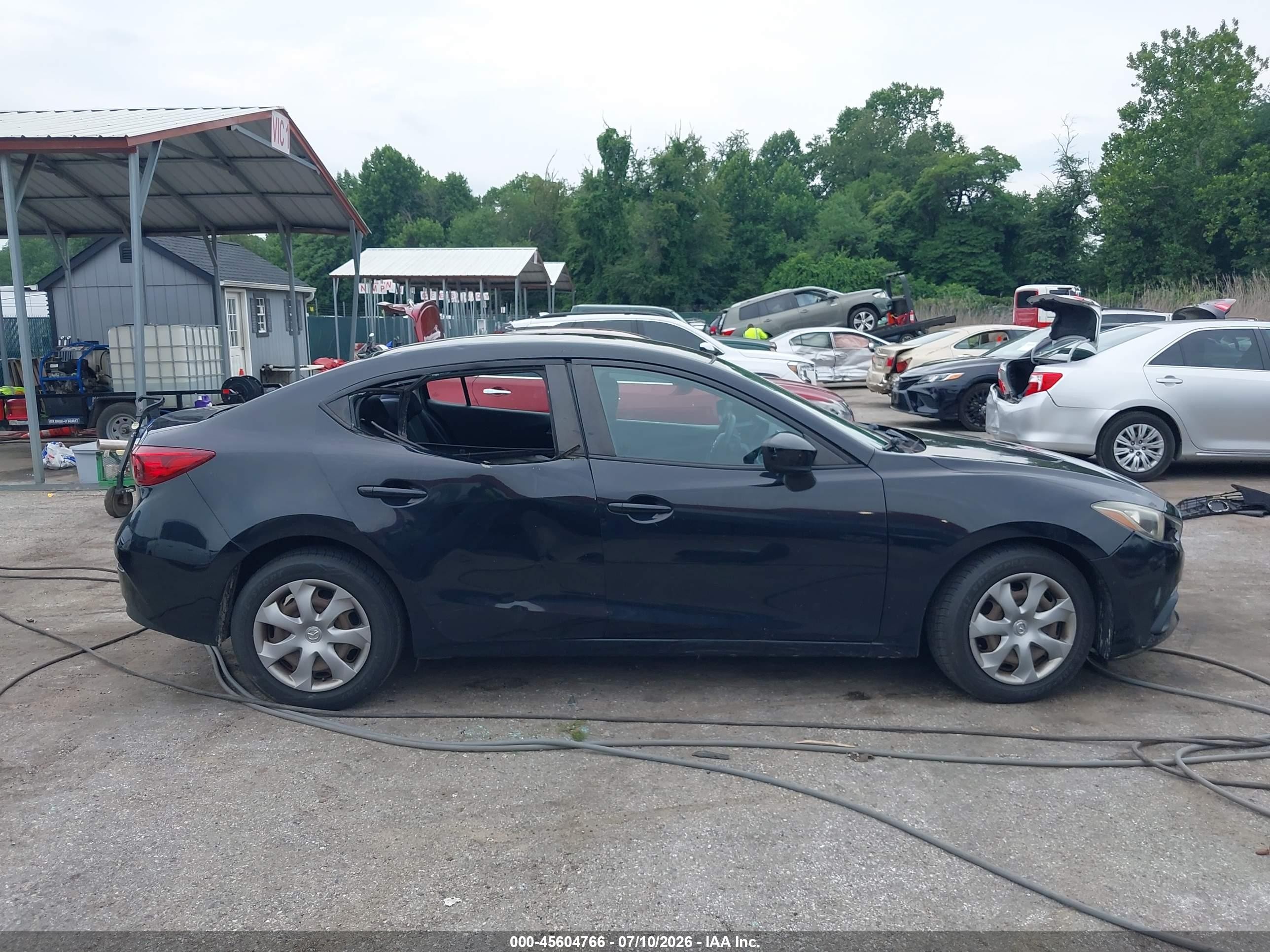 2014 Mazda Mazda3 I Sv Черный vin: JM1BM1T73E1158040