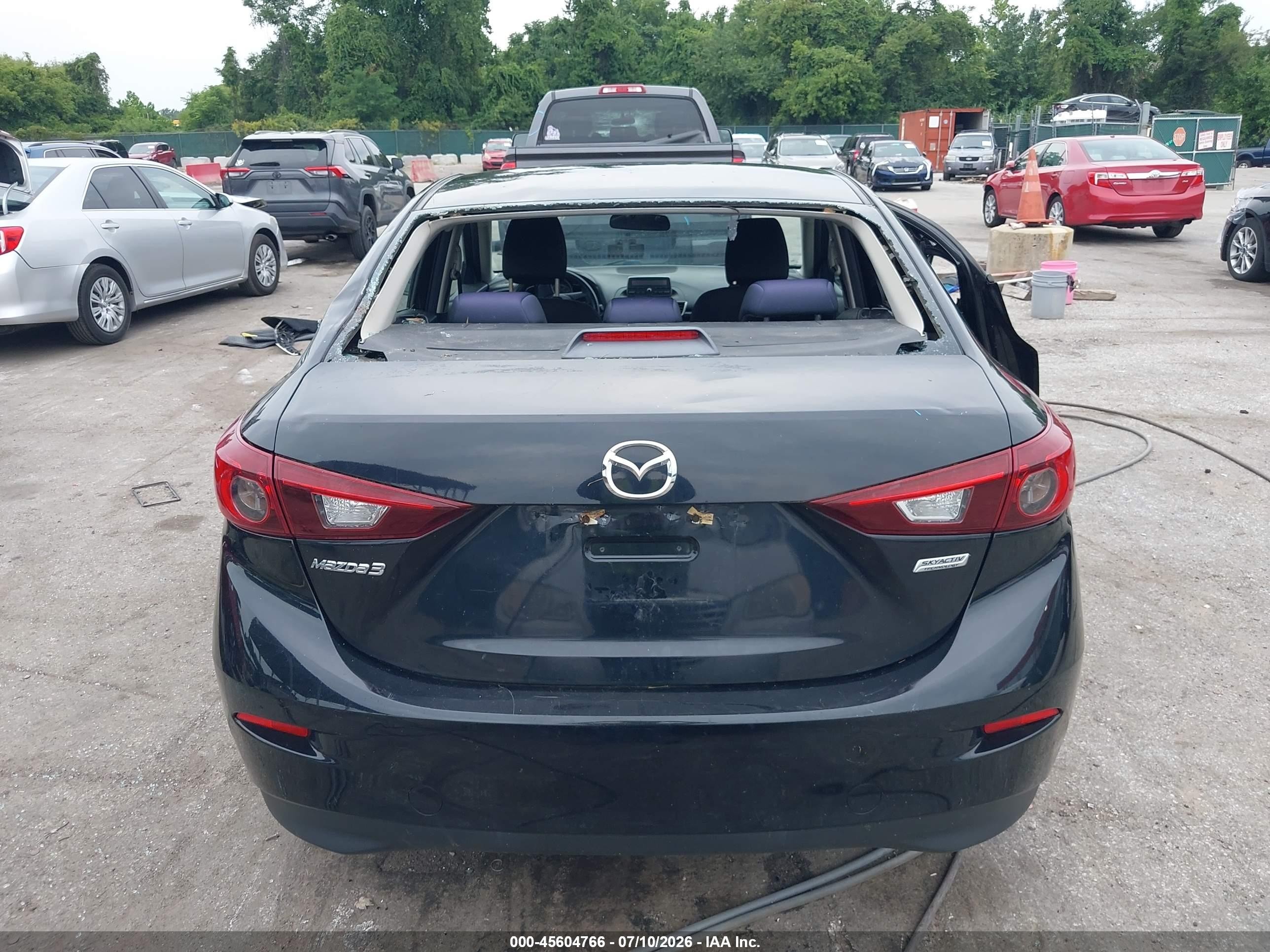 2014 Mazda Mazda3 I Sv Черный vin: JM1BM1T73E1158040