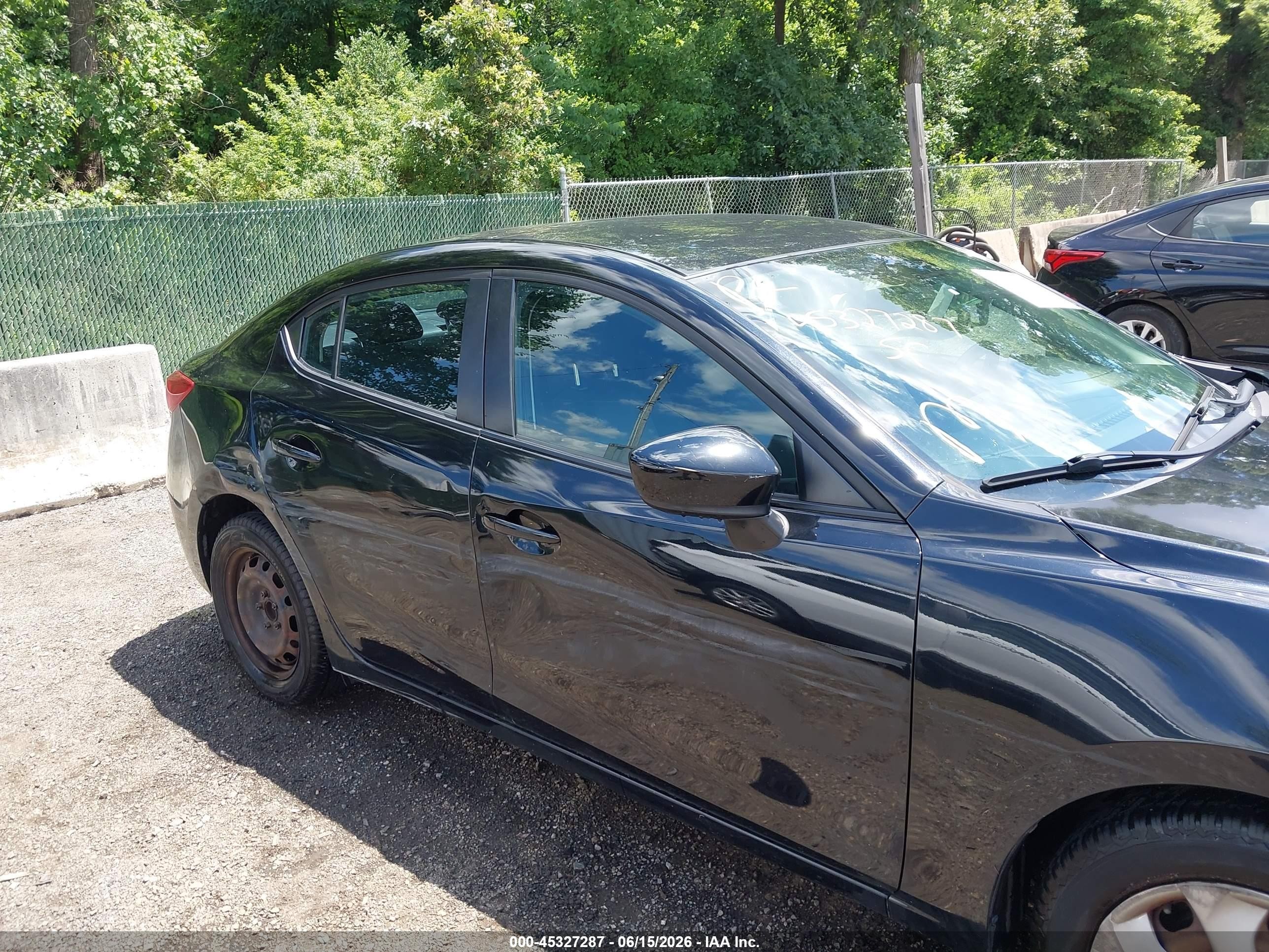 2015 Mazda Mazda3 I Sv Black vin: JM1BM1T73F1273240