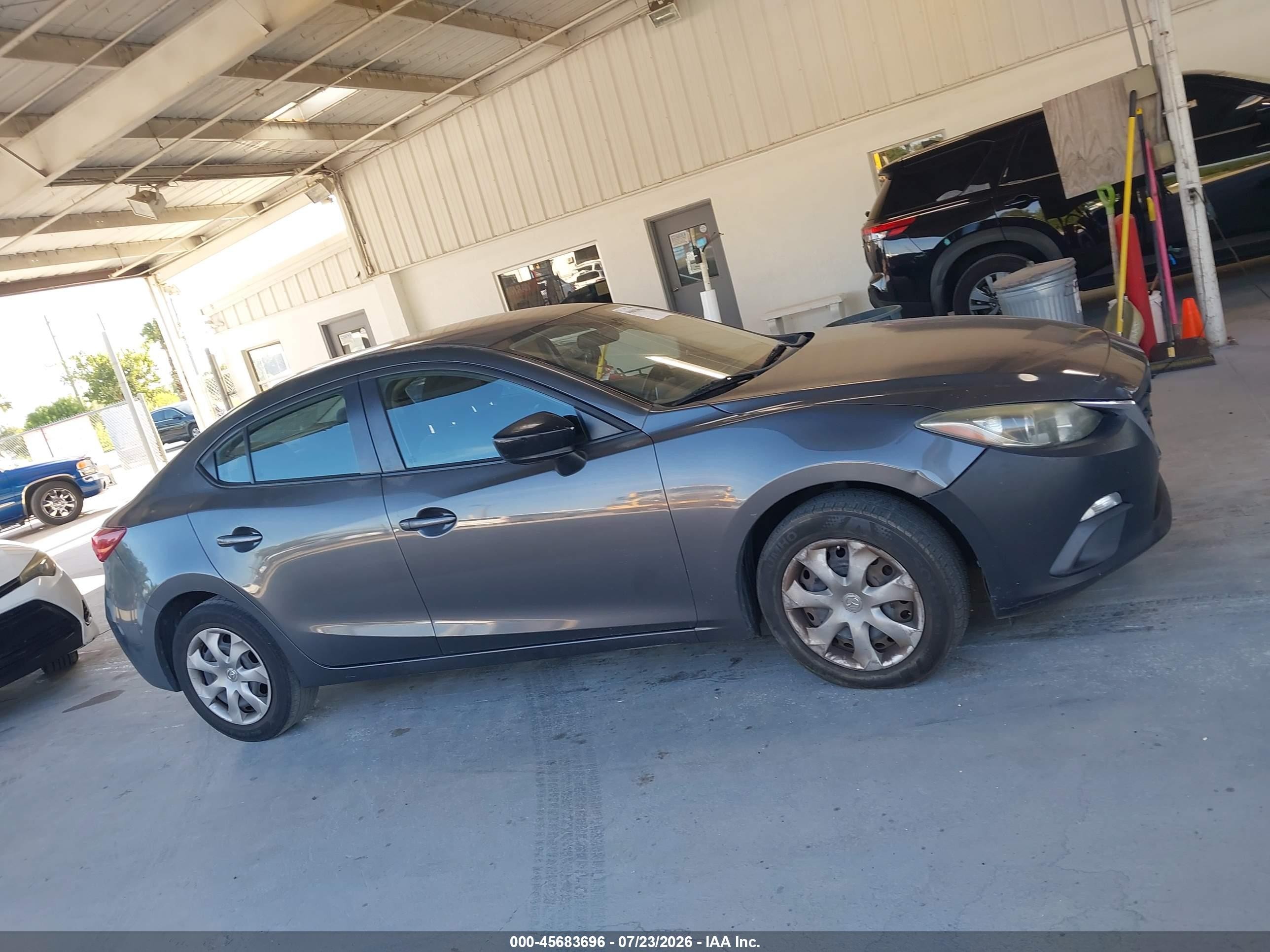 2014 Mazda Mazda3 I Sv Gray vin: JM1BM1T74E1184341