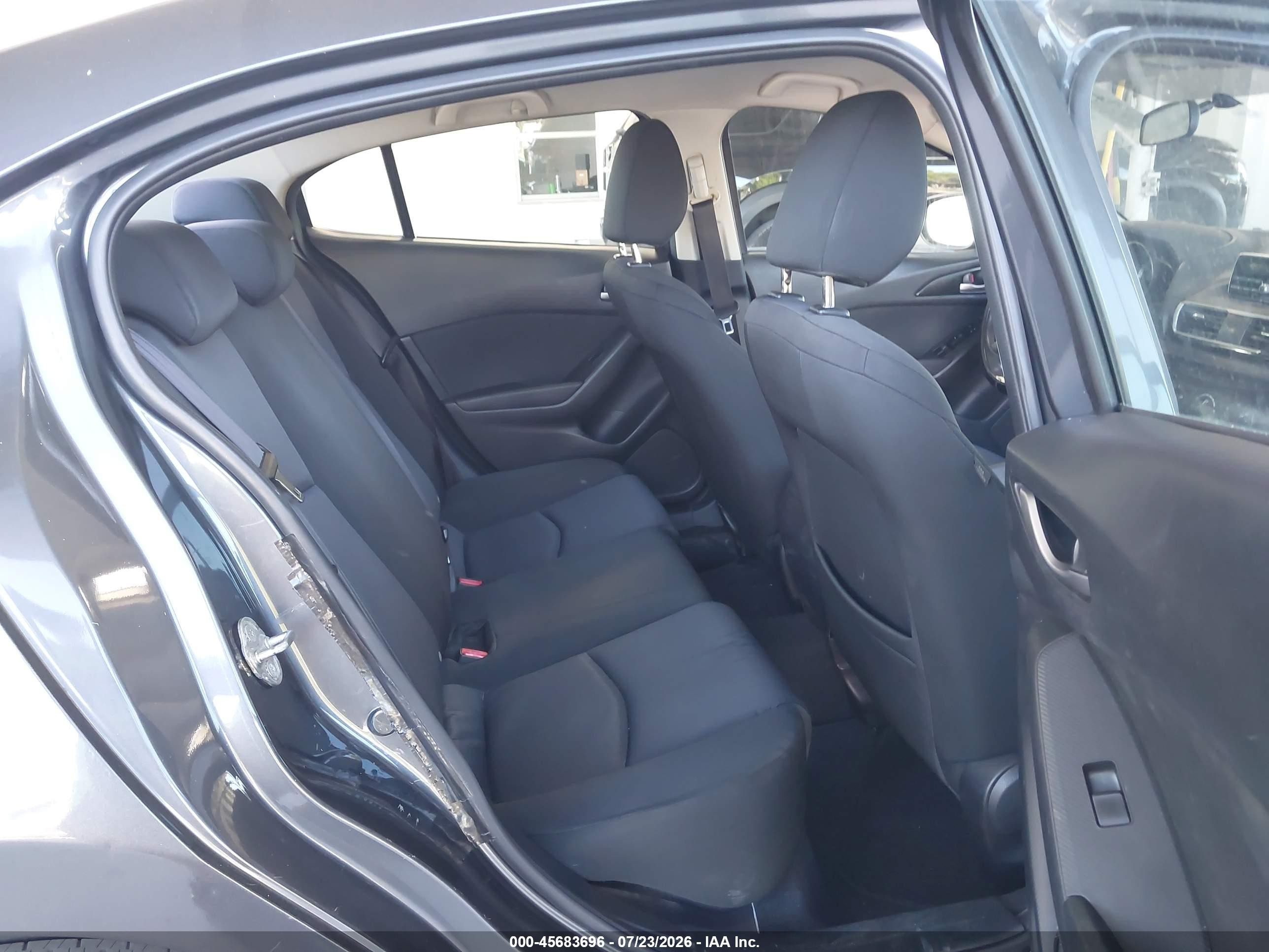 2014 Mazda Mazda3 I Sv Gray vin: JM1BM1T74E1184341