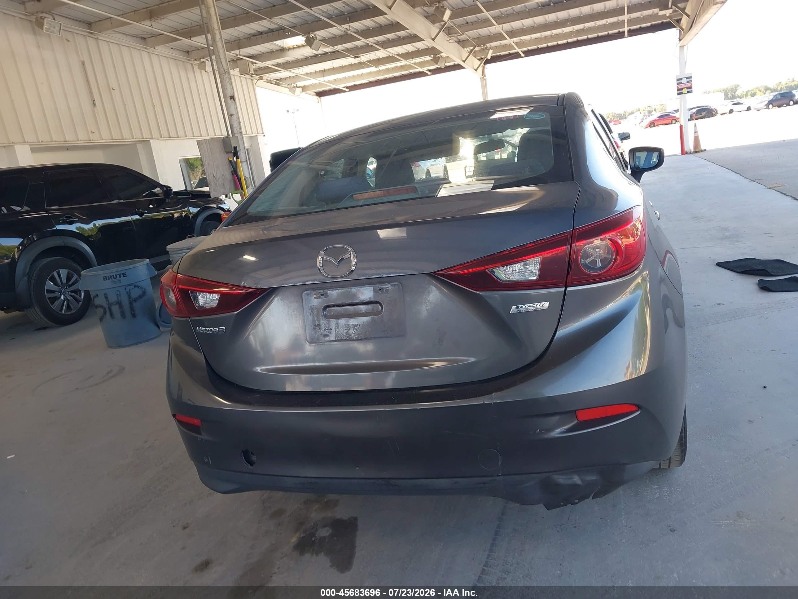 2014 Mazda Mazda3 I Sv Gray vin: JM1BM1T74E1184341