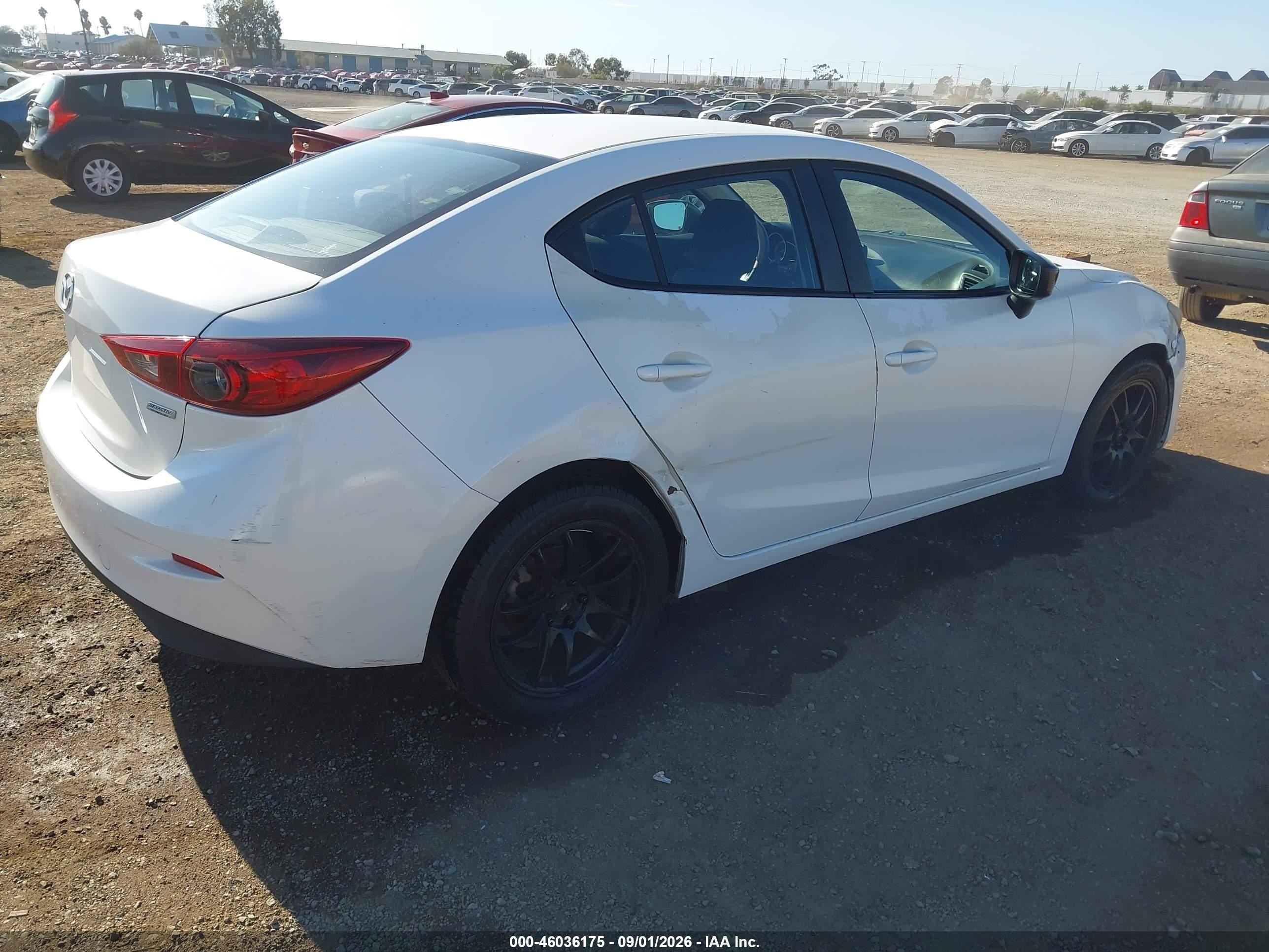 2014 Mazda Mazda3 I Sv White vin: JM1BM1T75E1214642
