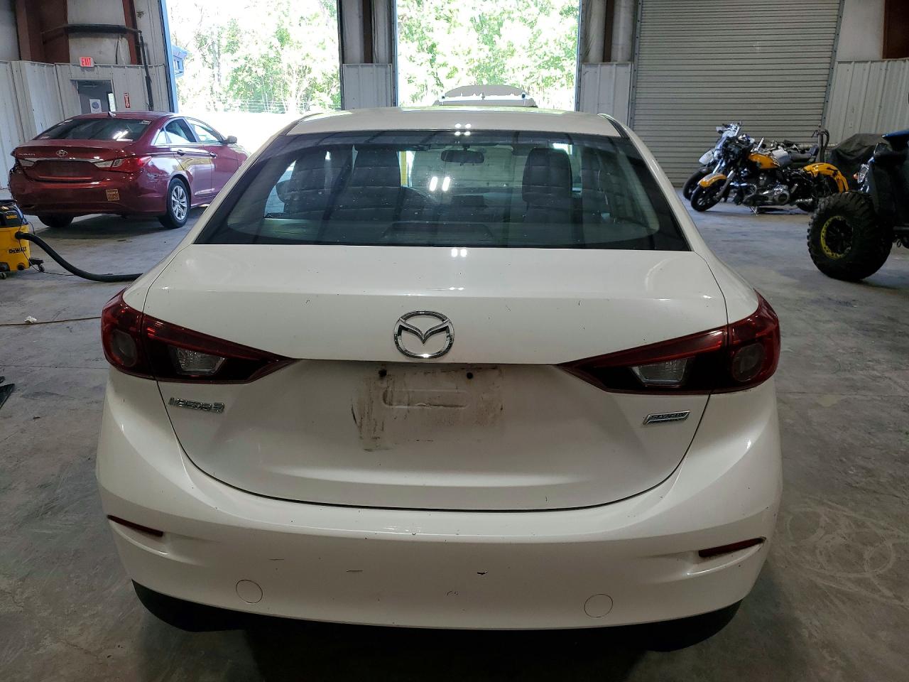 2014 Mazda 3 Sv White vin: JM1BM1T76E1134587
