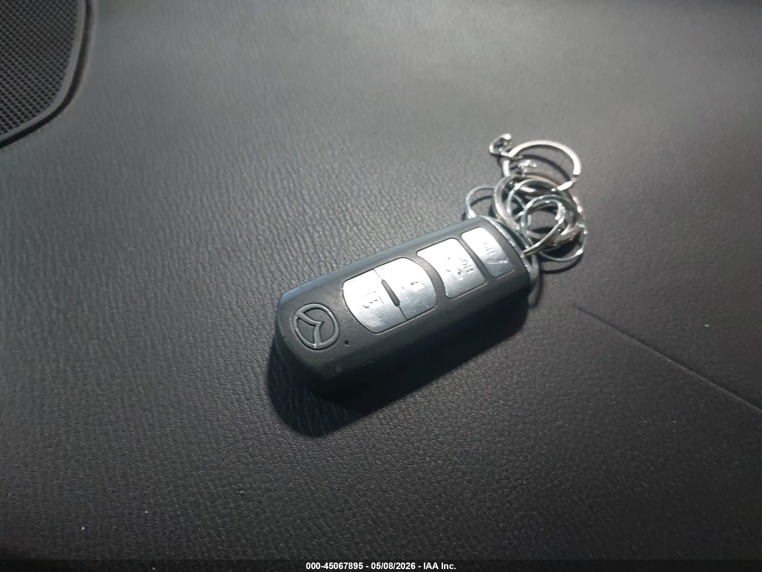 2014 Mazda Mazda3 I Sv Серый vin: JM1BM1T77E1172085