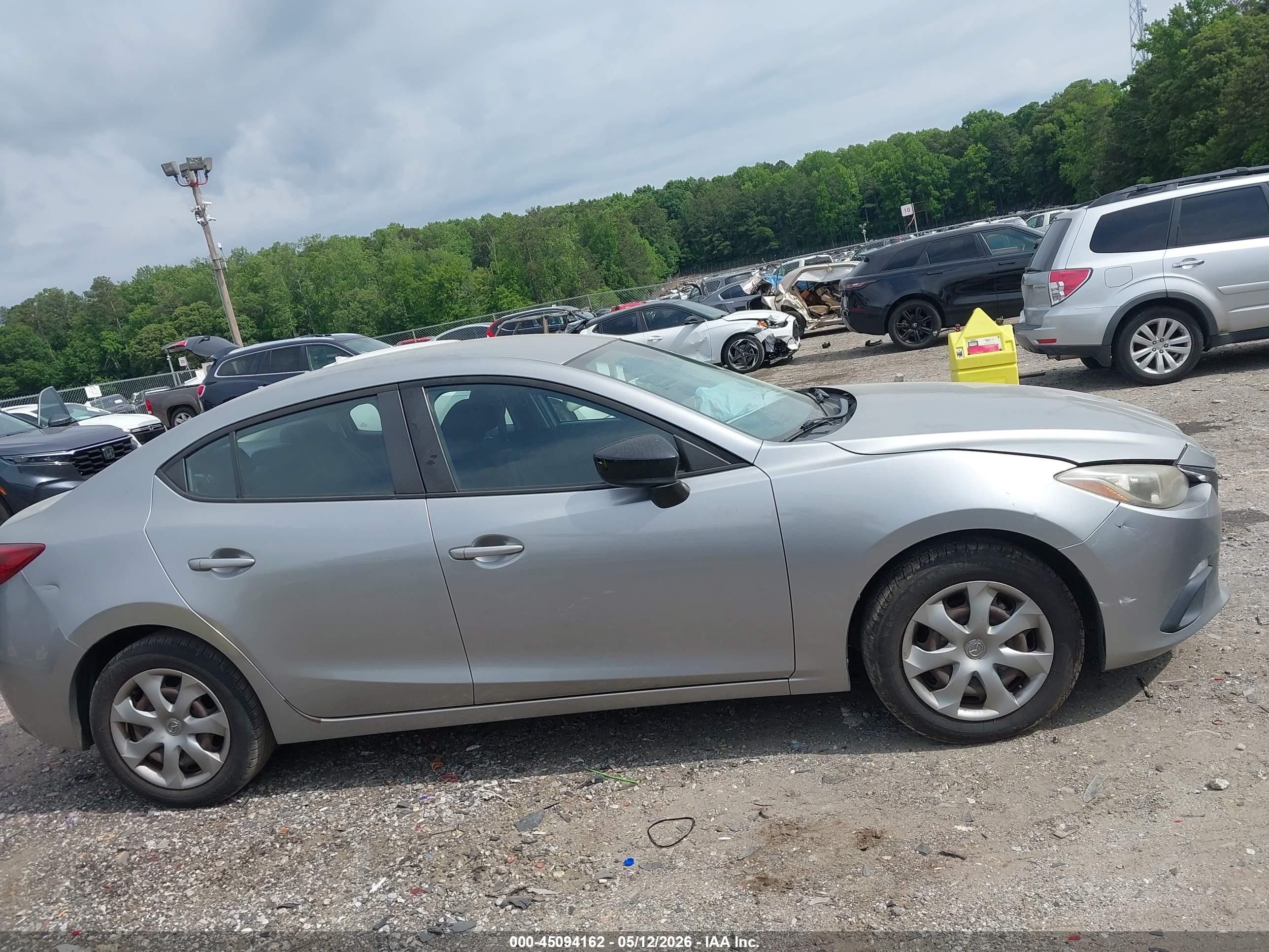 2014 Mazda Mazda3 I Sv Silver vin: JM1BM1T77E1185399