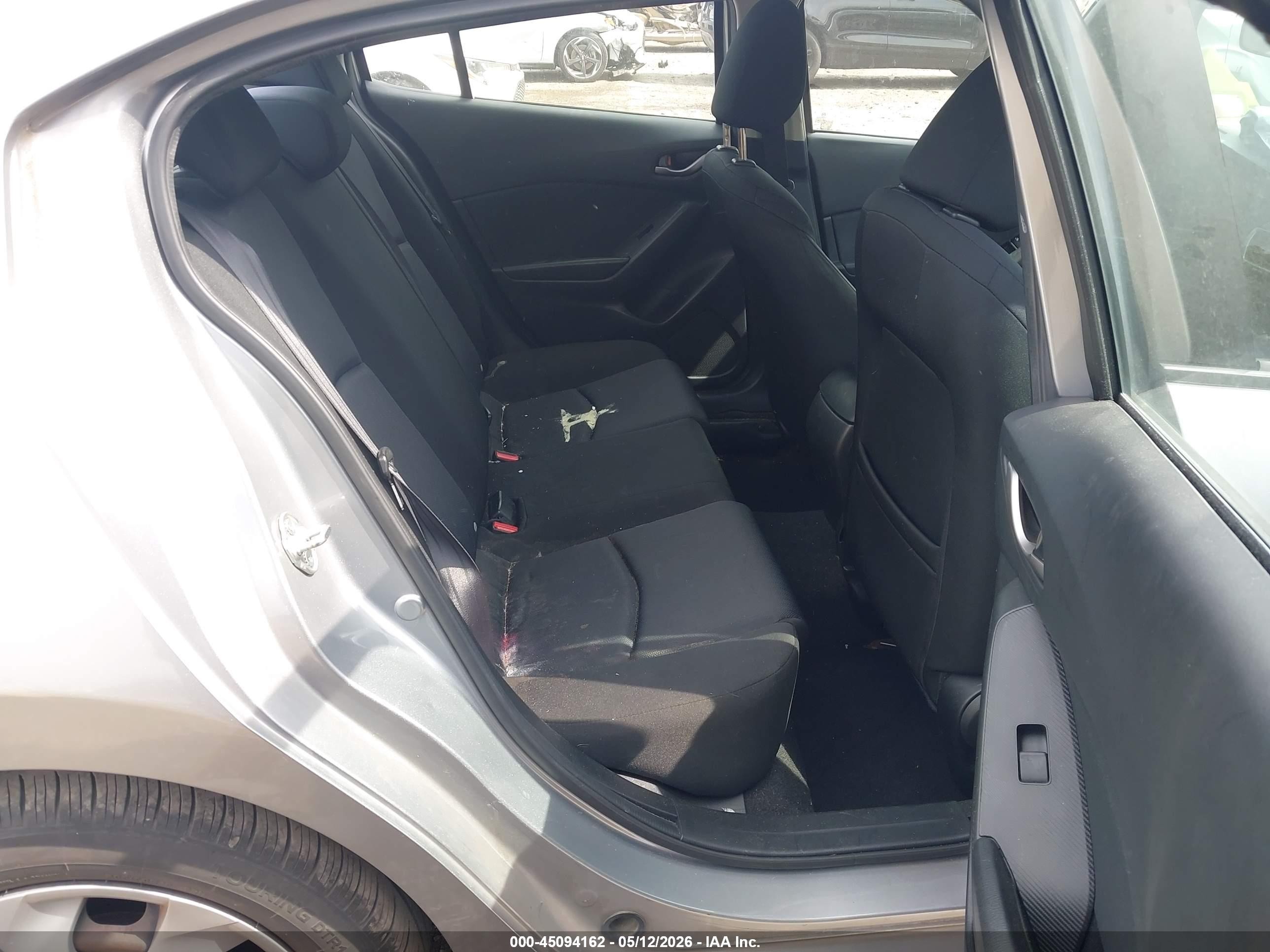 2014 Mazda Mazda3 I Sv Silver vin: JM1BM1T77E1185399