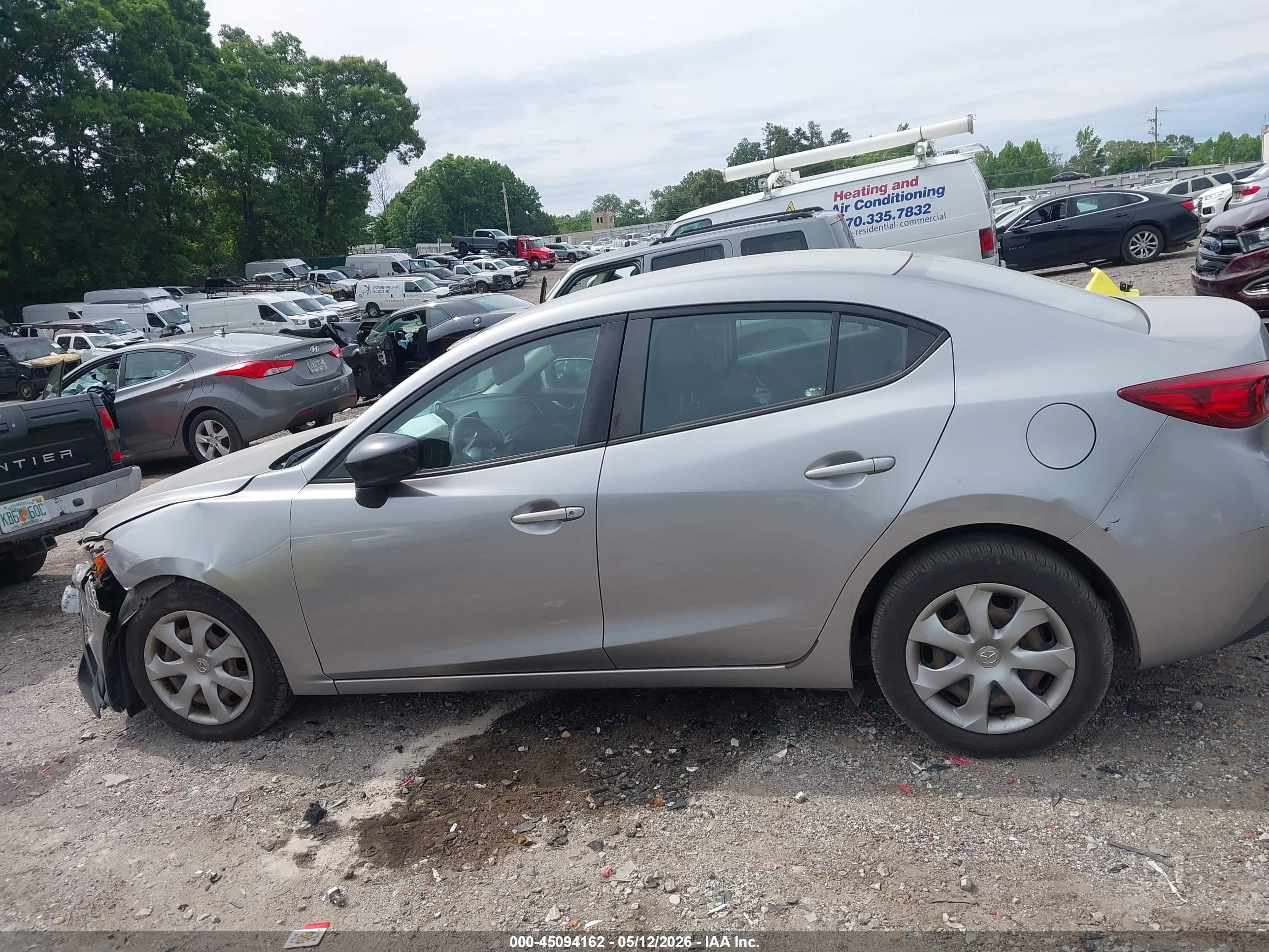 2014 Mazda Mazda3 I Sv Silver vin: JM1BM1T77E1185399