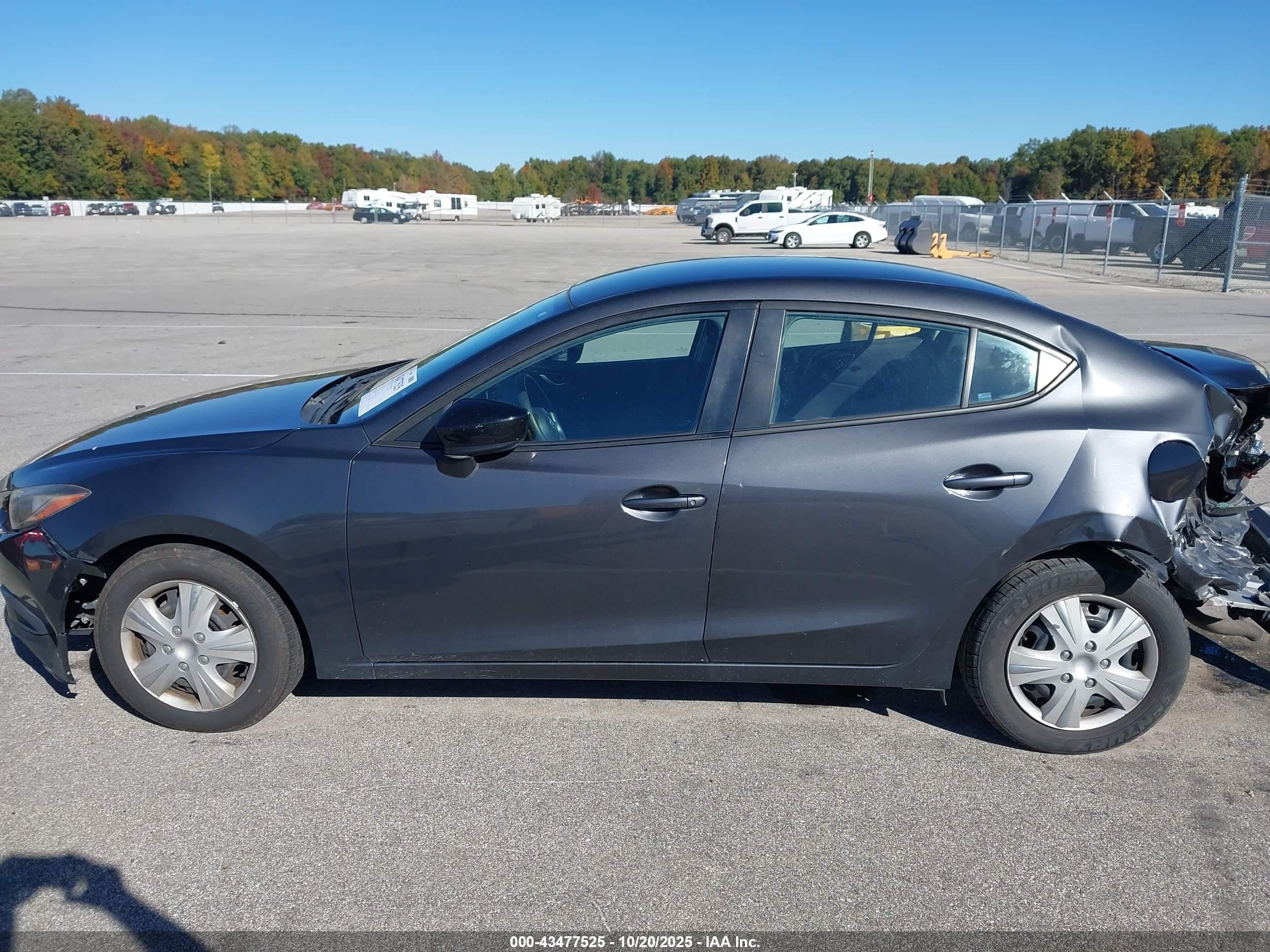 2015 Mazda Mazda3 I Sv Gray vin: JM1BM1T77F1247546