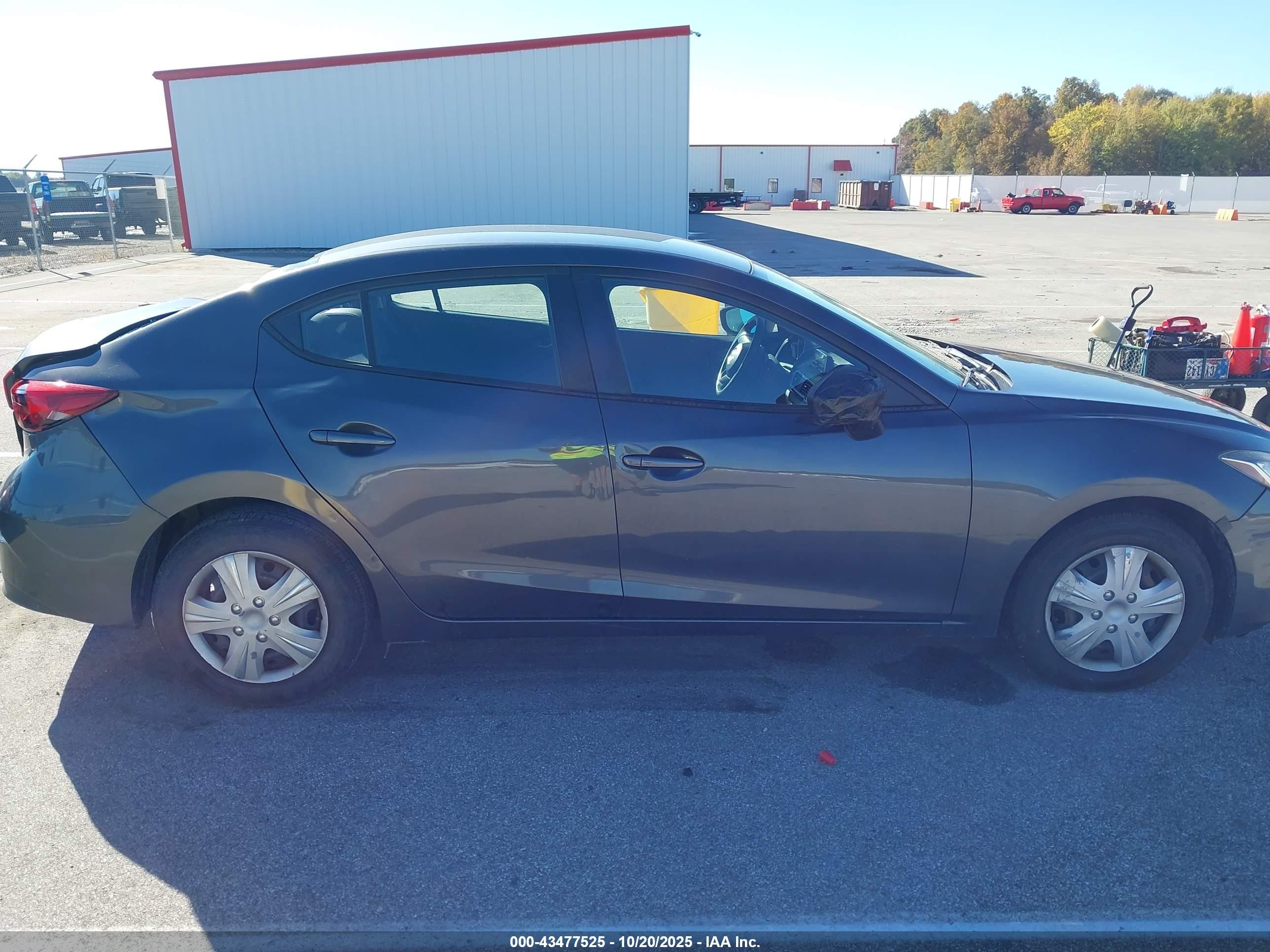 2015 Mazda Mazda3 I Sv Gray vin: JM1BM1T77F1247546