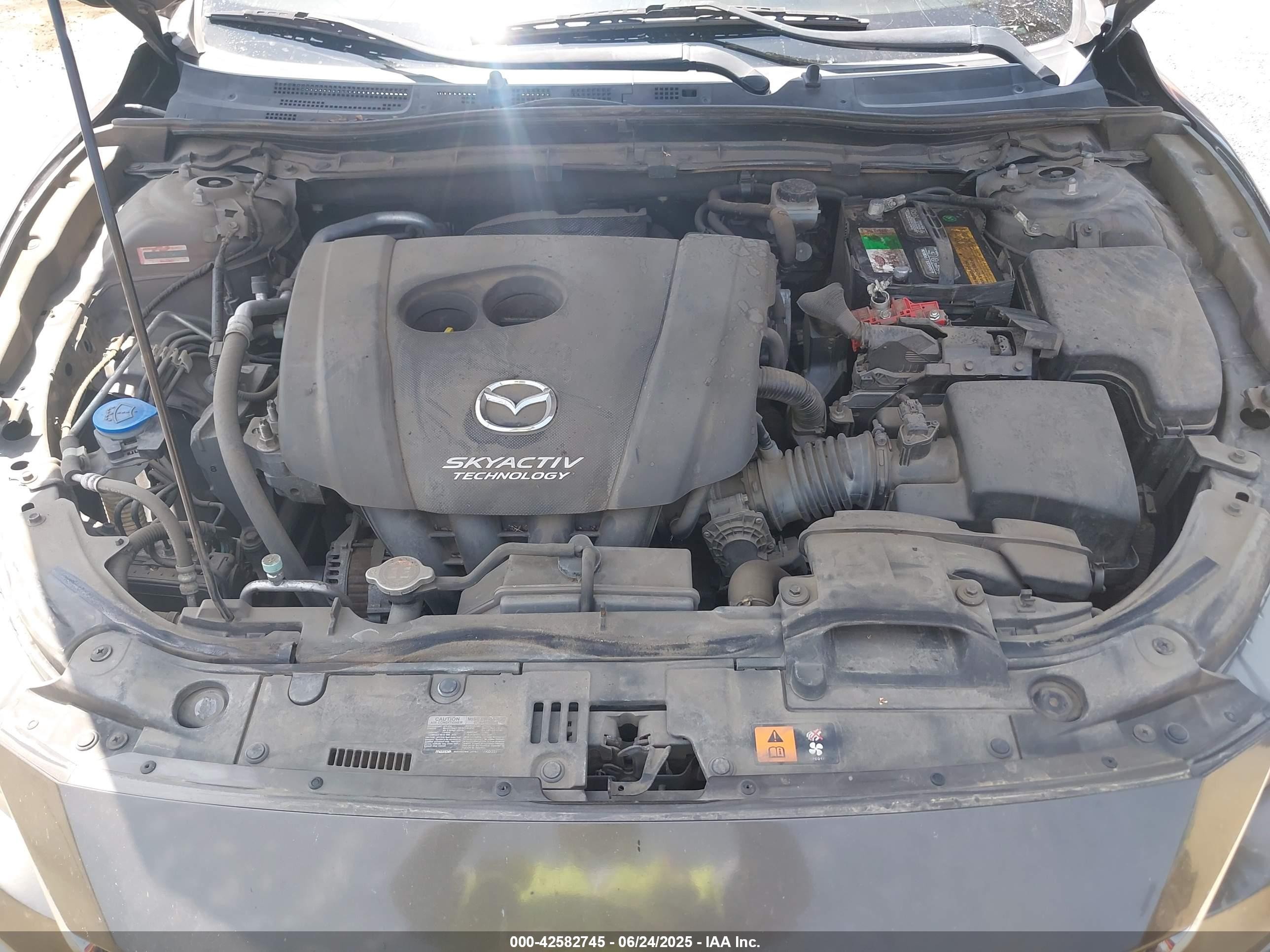 2014 Mazda Mazda3   Серый vin: JM1BM1U70E1139945