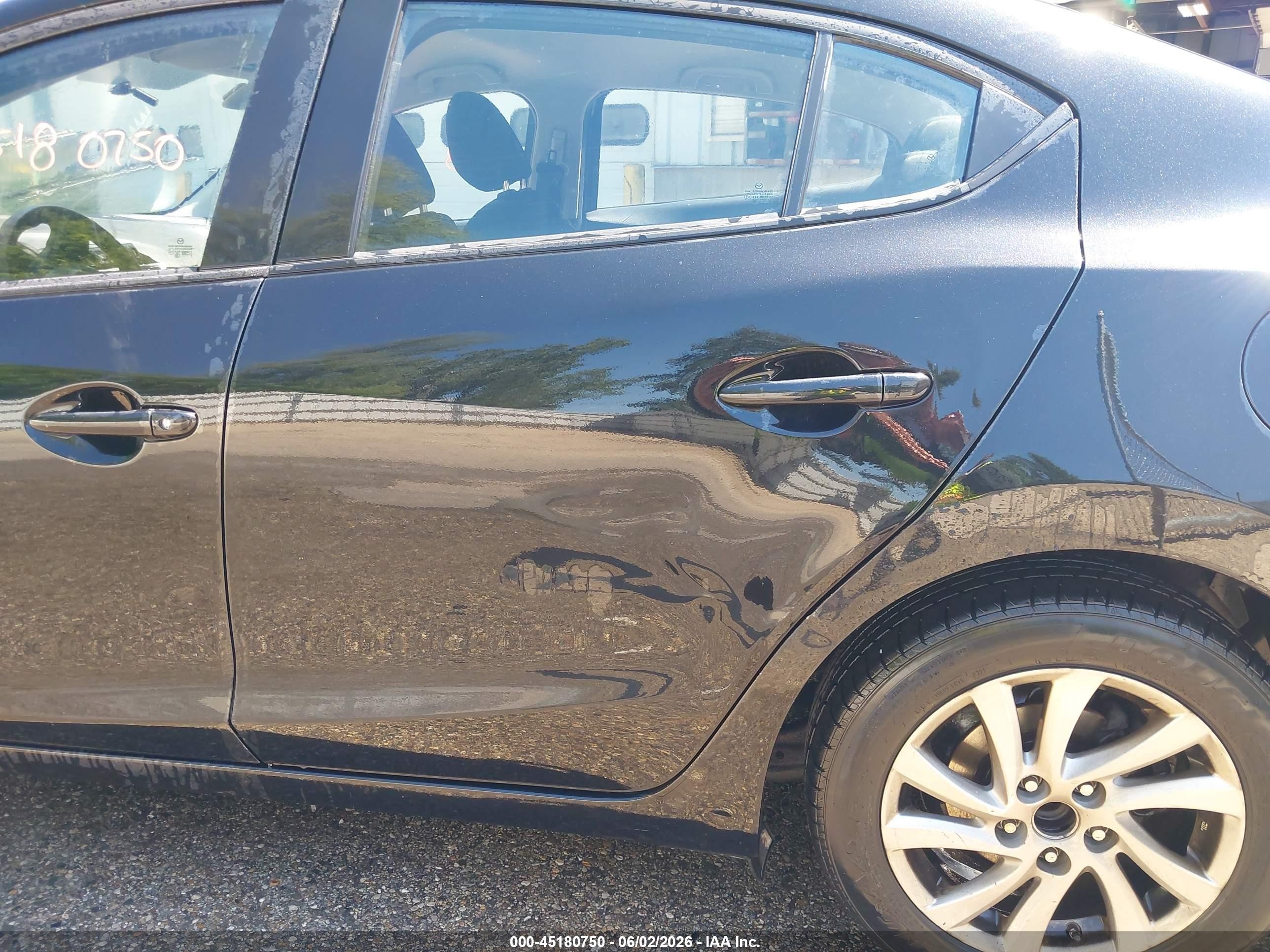 2014 Mazda Mazda3 I Sport Черный vin: JM1BM1U70E1185307