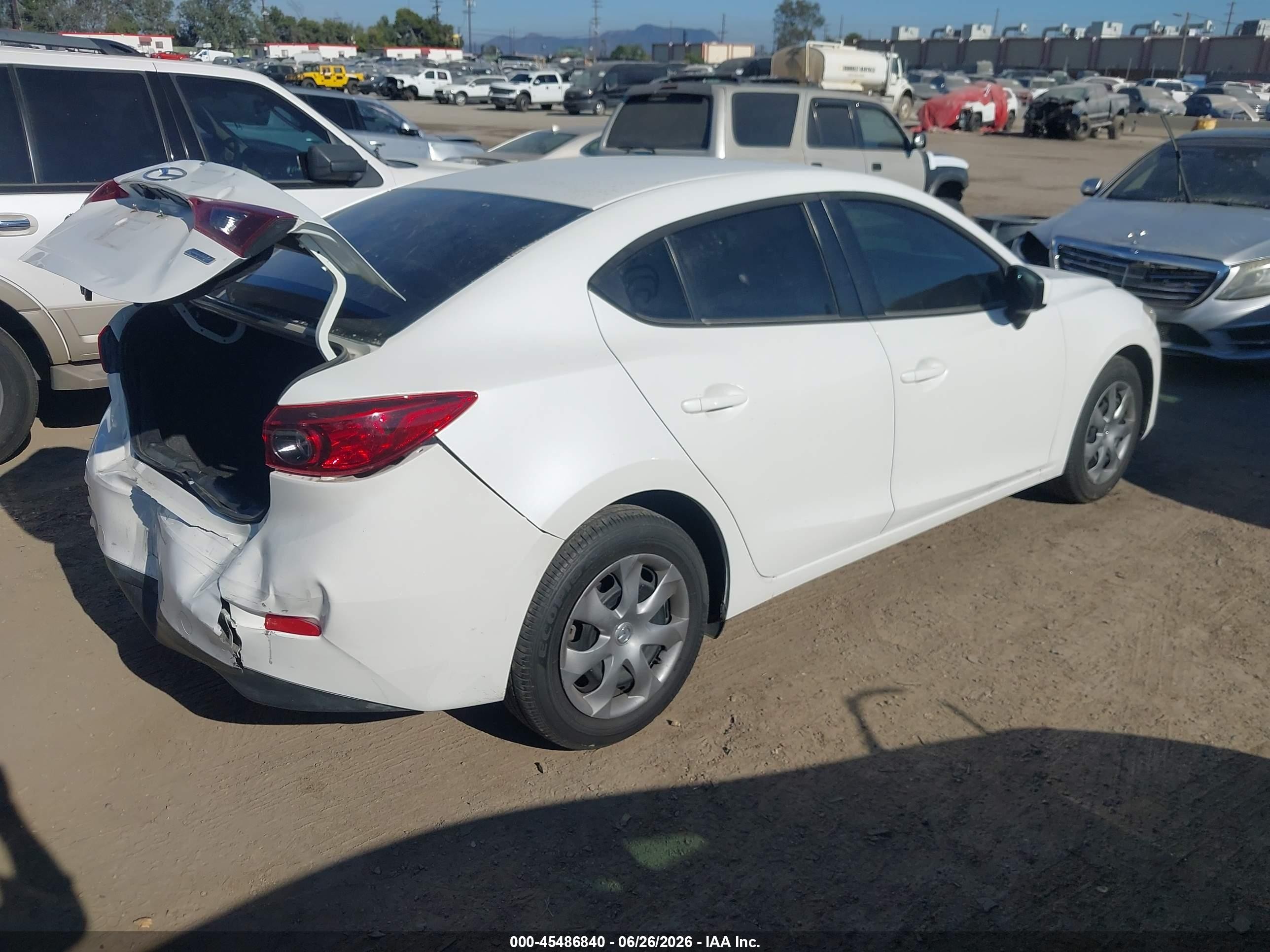 2015 Mazda Mazda3 I Sport White vin: JM1BM1U70F1222261