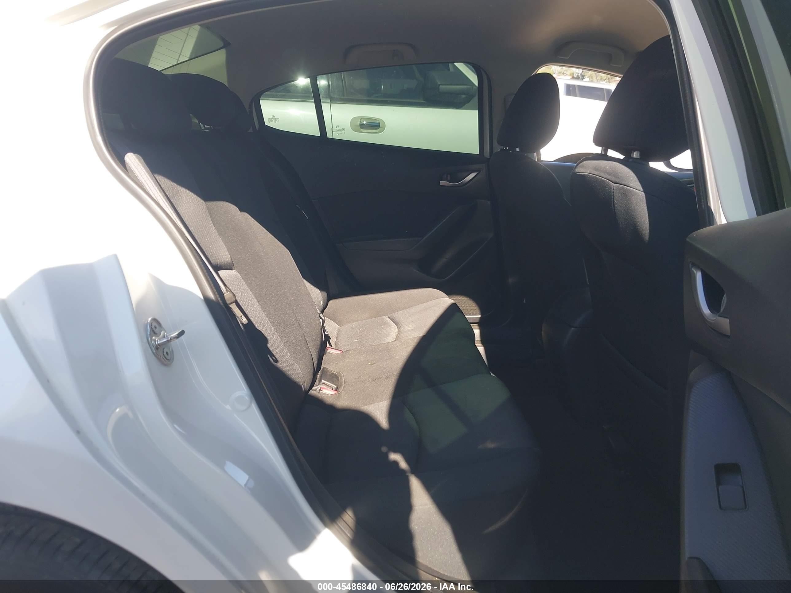 2015 Mazda Mazda3 I Sport White vin: JM1BM1U70F1222261