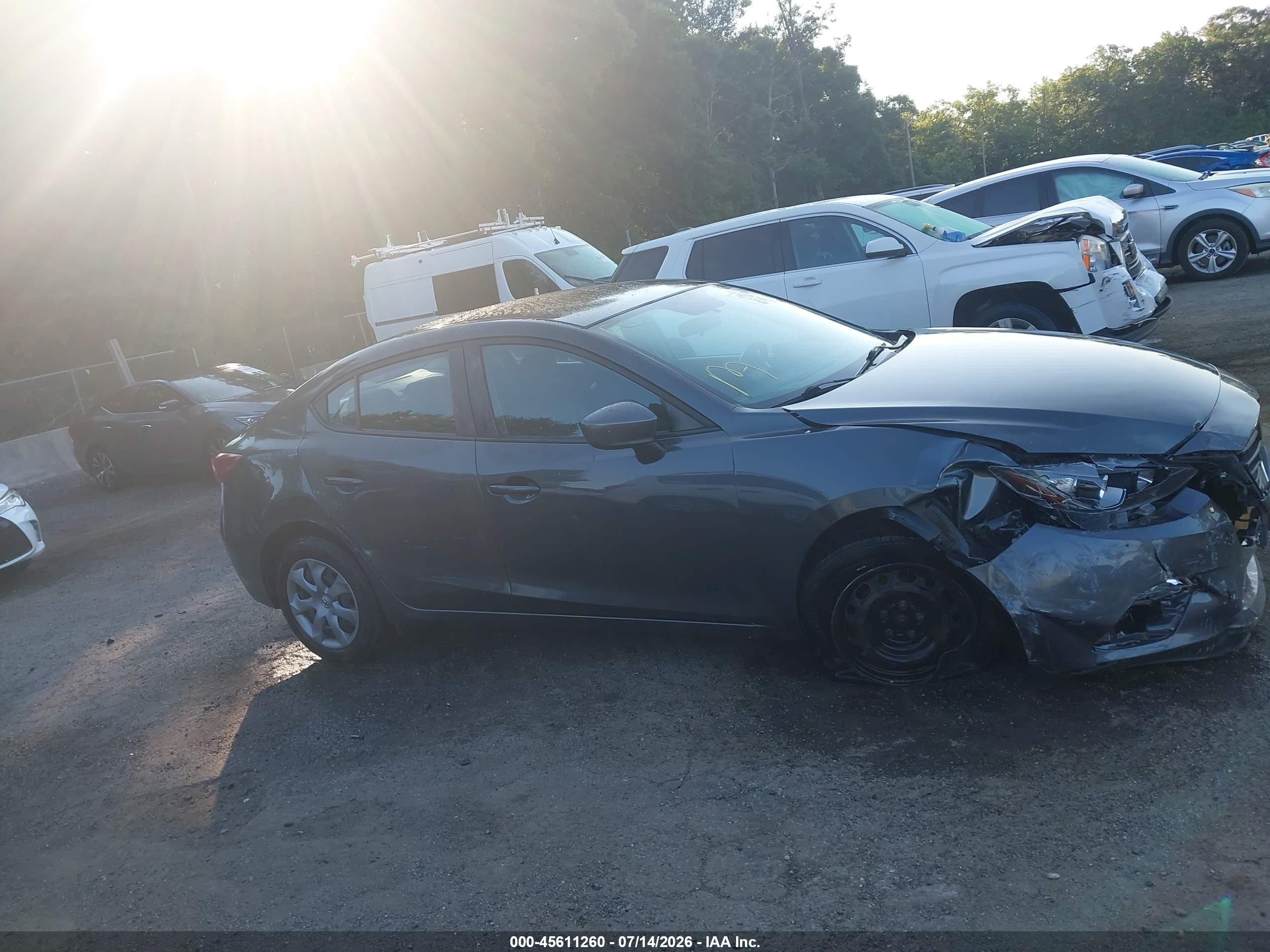 2014 Mazda Mazda3   Gray vin: JM1BM1U71E1216564