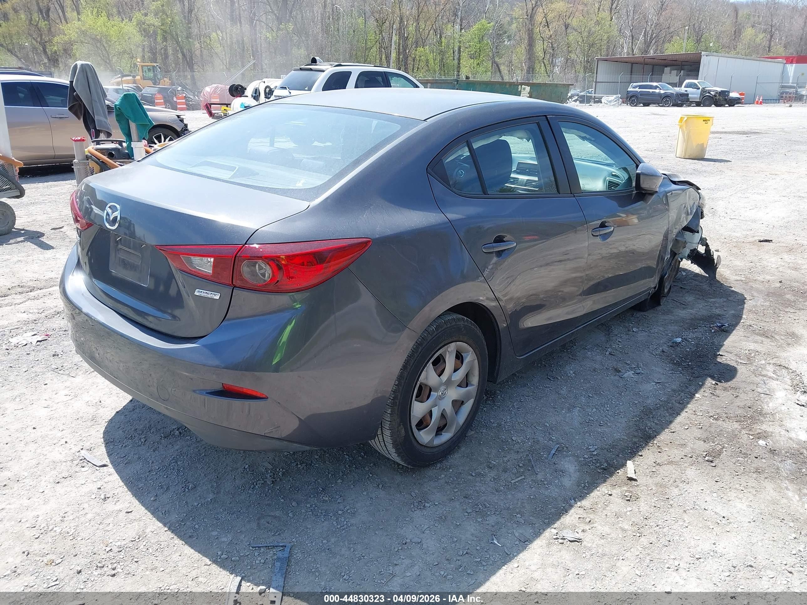 2014 Mazda Mazda3 I Sport Gray vin: JM1BM1U72E1186071
