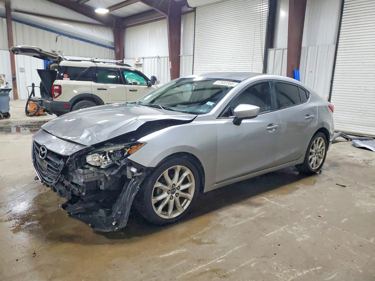 2014 Mazda 3 Sport Silver vin: JM1BM1U74E1121206