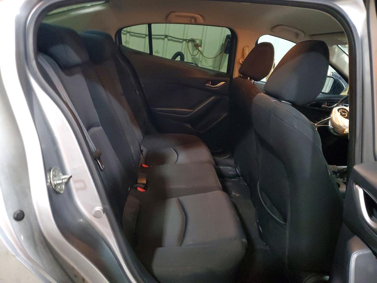 2014 Mazda 3 Sport Silver vin: JM1BM1U74E1121206