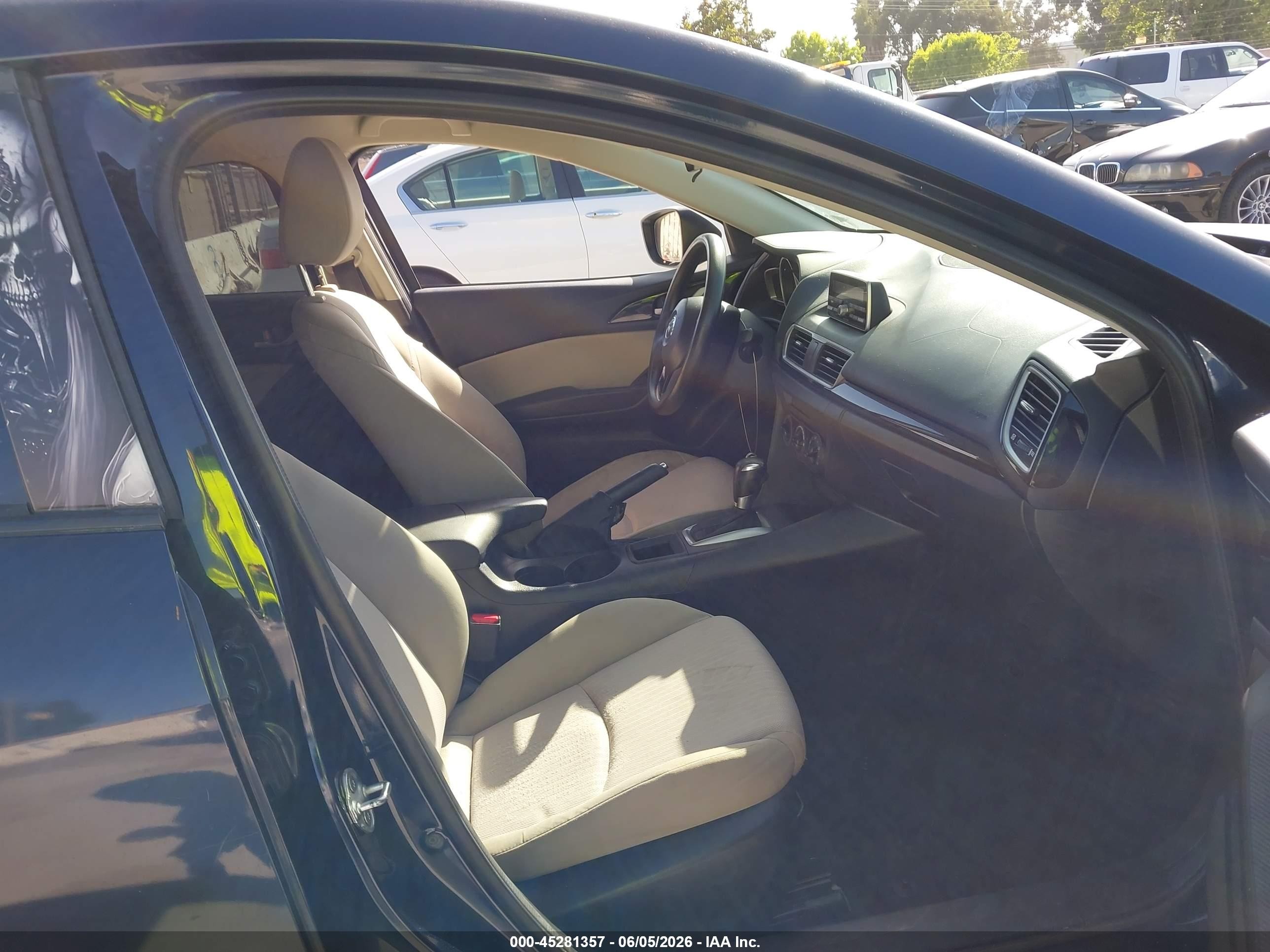 2014 Mazda Mazda3 I Sport Синий vin: JM1BM1U75E1118301