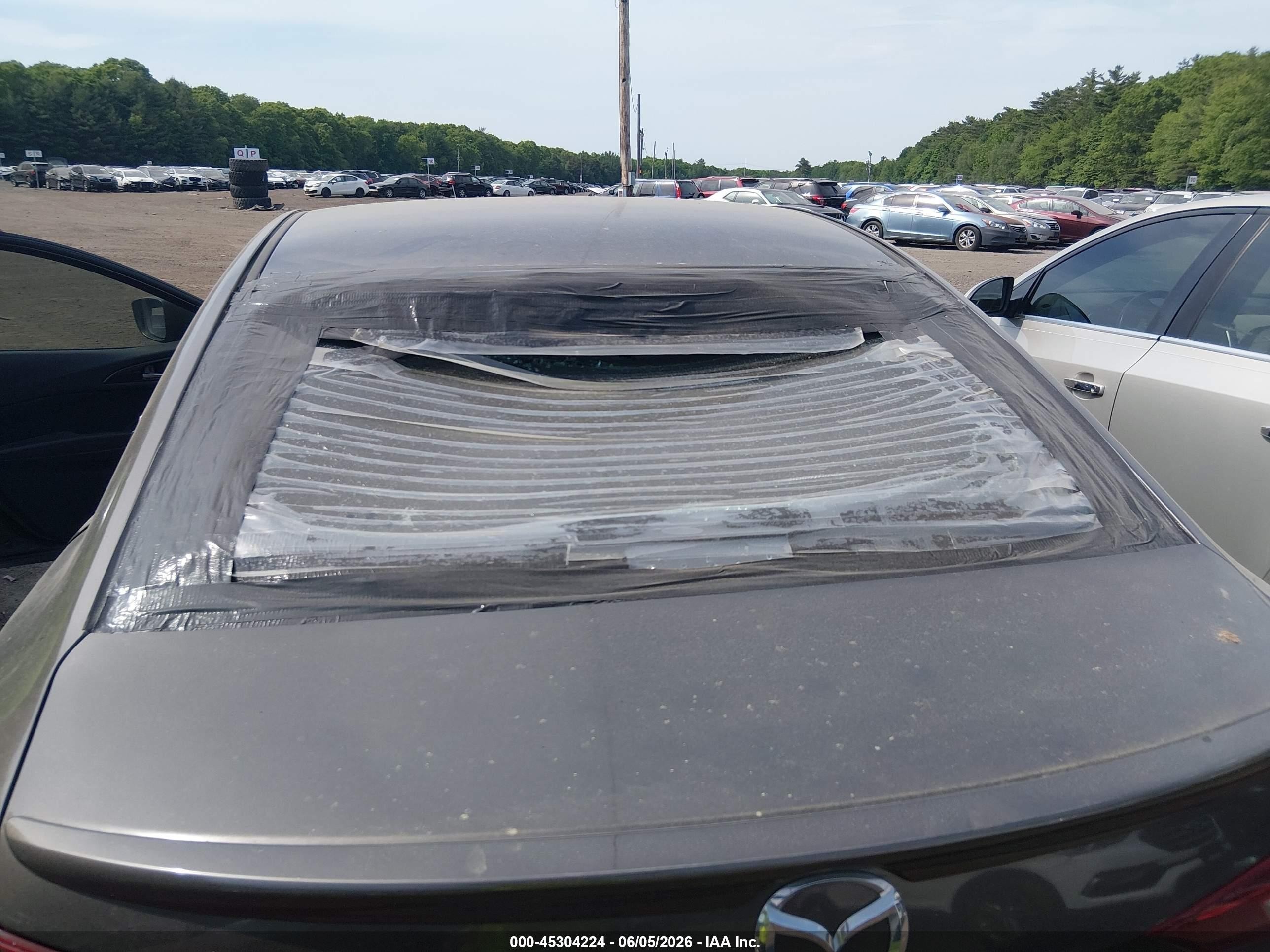 2014 Mazda Mazda3 I Sport Gray vin: JM1BM1U75E1145076