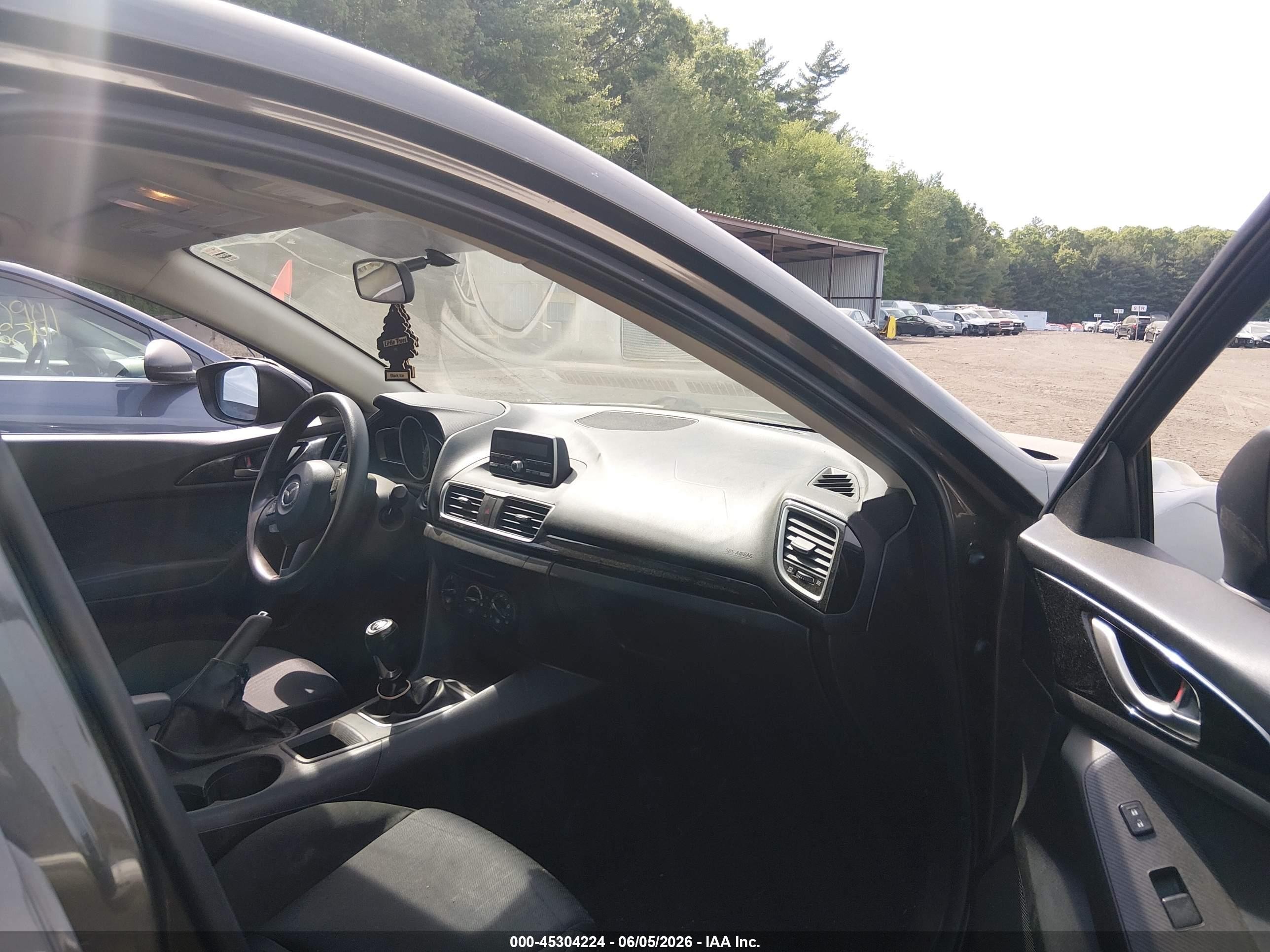 2014 Mazda Mazda3 I Sport Gray vin: JM1BM1U75E1145076