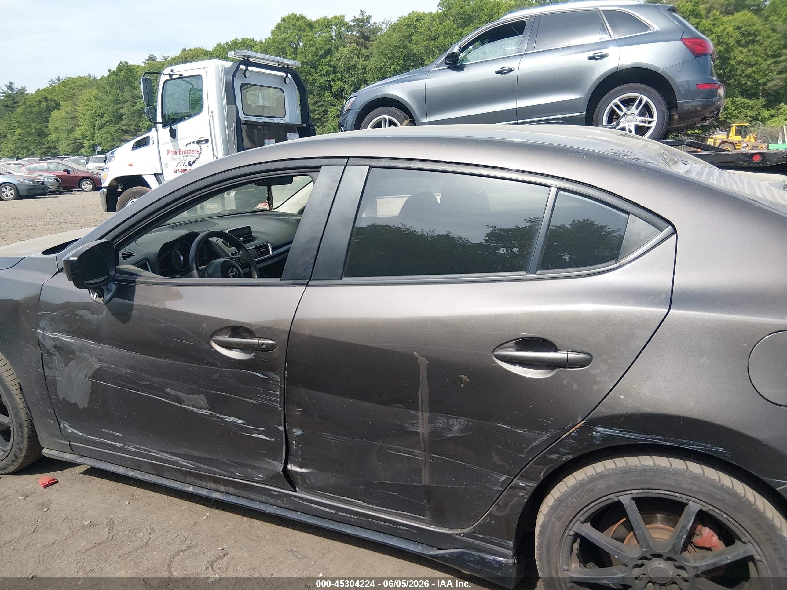 2014 Mazda Mazda3 I Sport Gray vin: JM1BM1U75E1145076