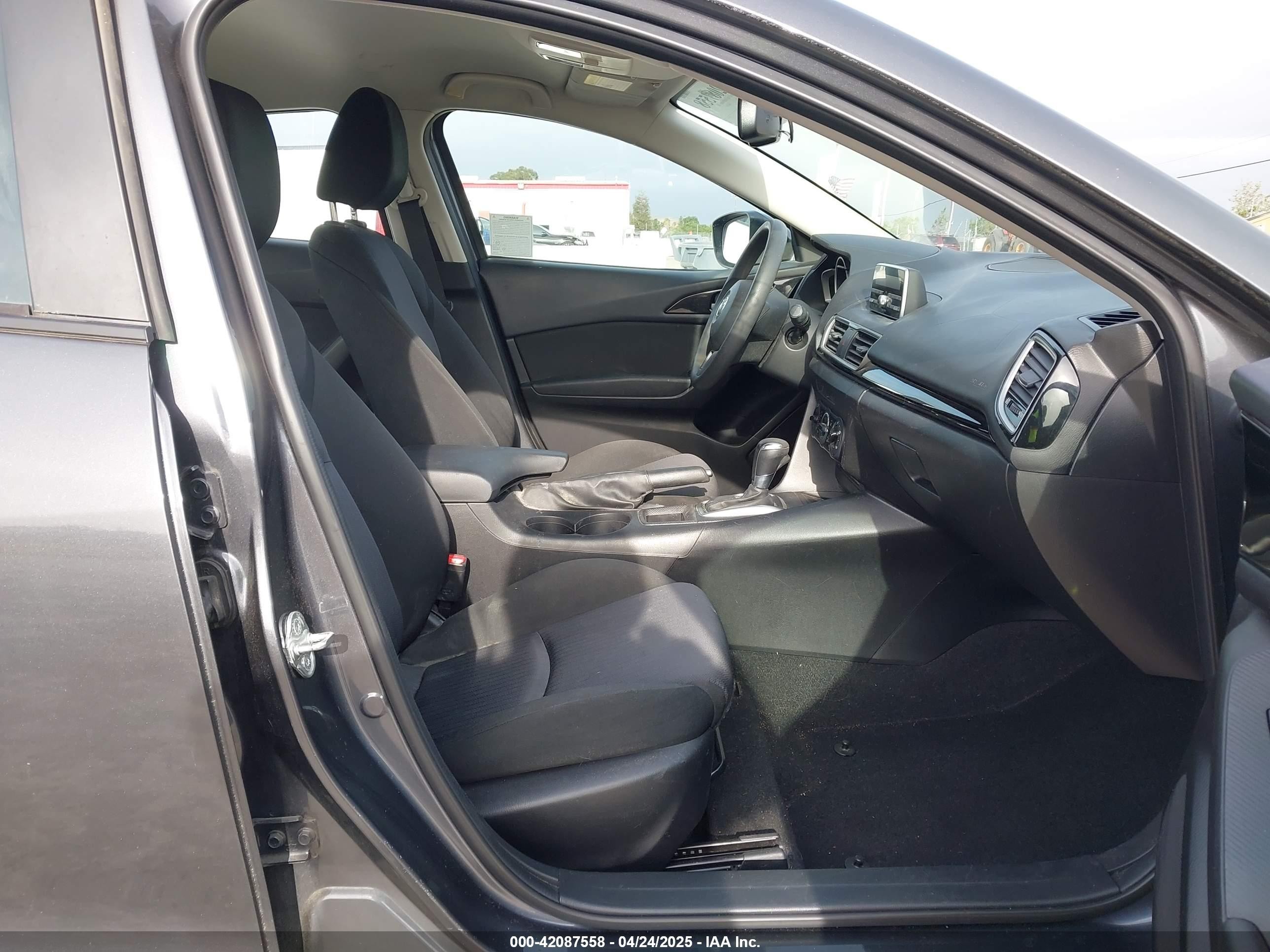 2014 Mazda Mazda3 I Sport Серый vin: JM1BM1U75E1181320