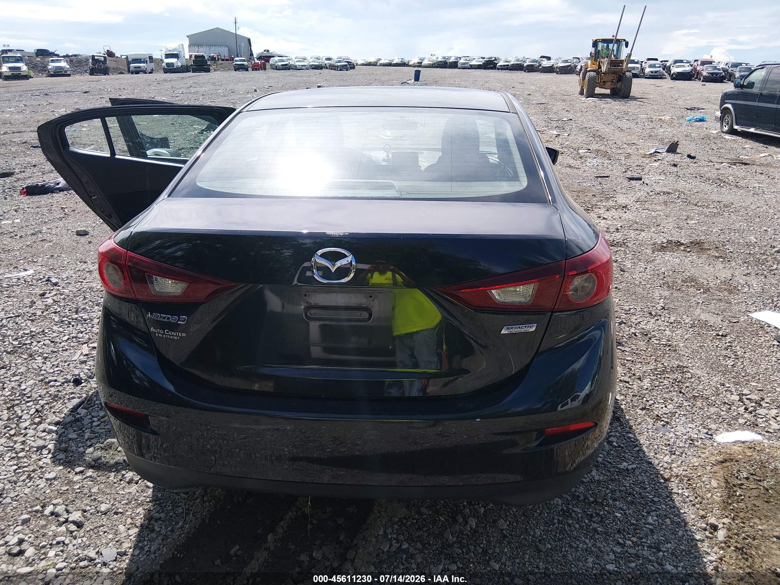 2015 Mazda Mazda3 I Sport Черный vin: JM1BM1U76F1249187