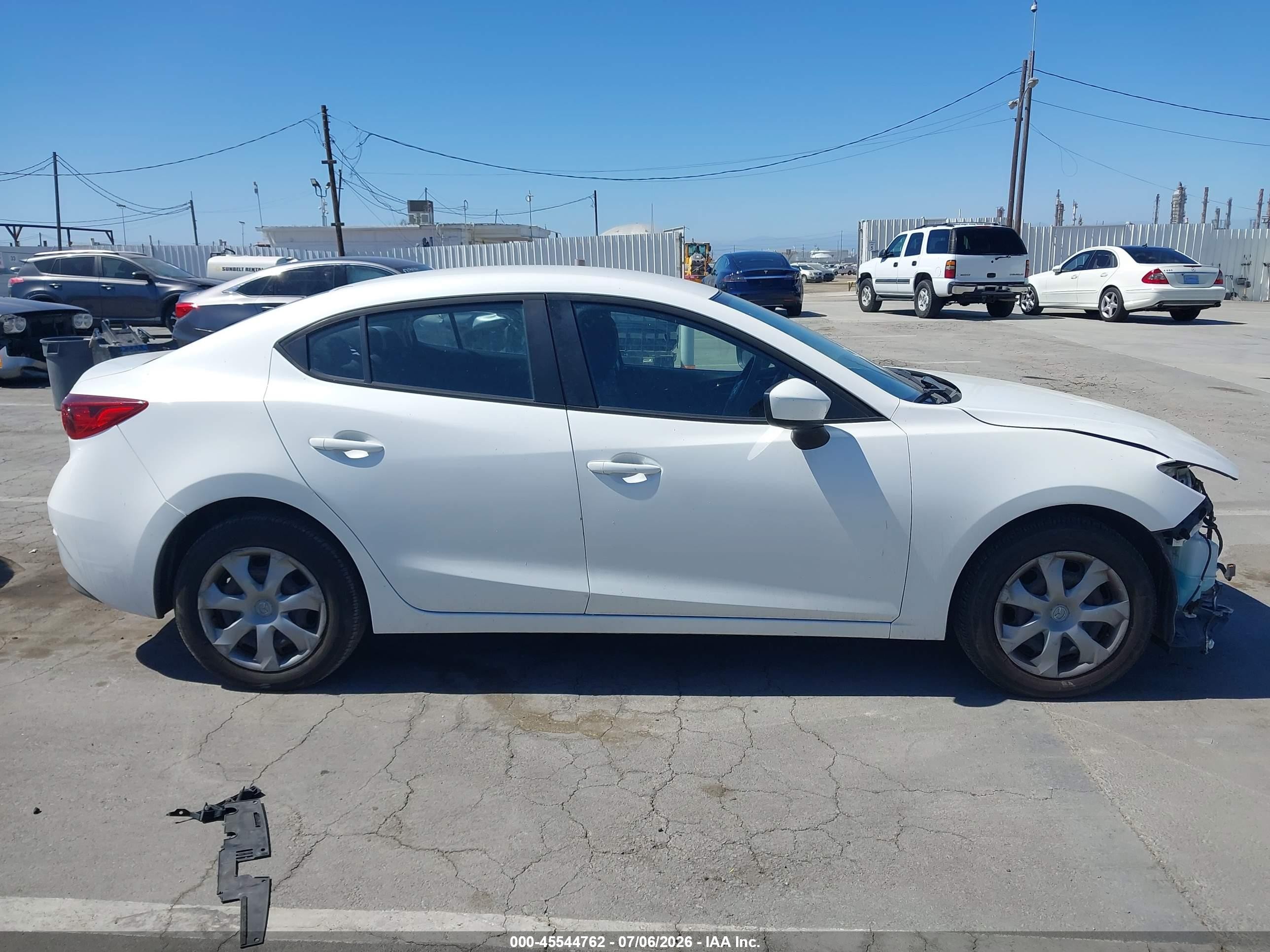 2014 Mazda Mazda3 I Sport White vin: JM1BM1U77E1180265