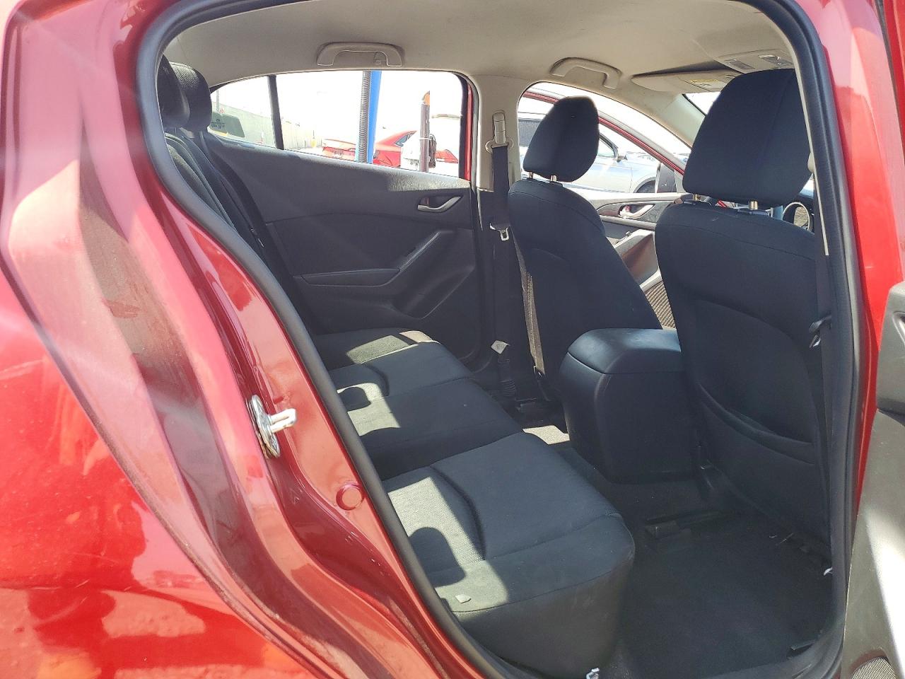 2015 Mazda 3 Sport Red vin: JM1BM1U78F1224355