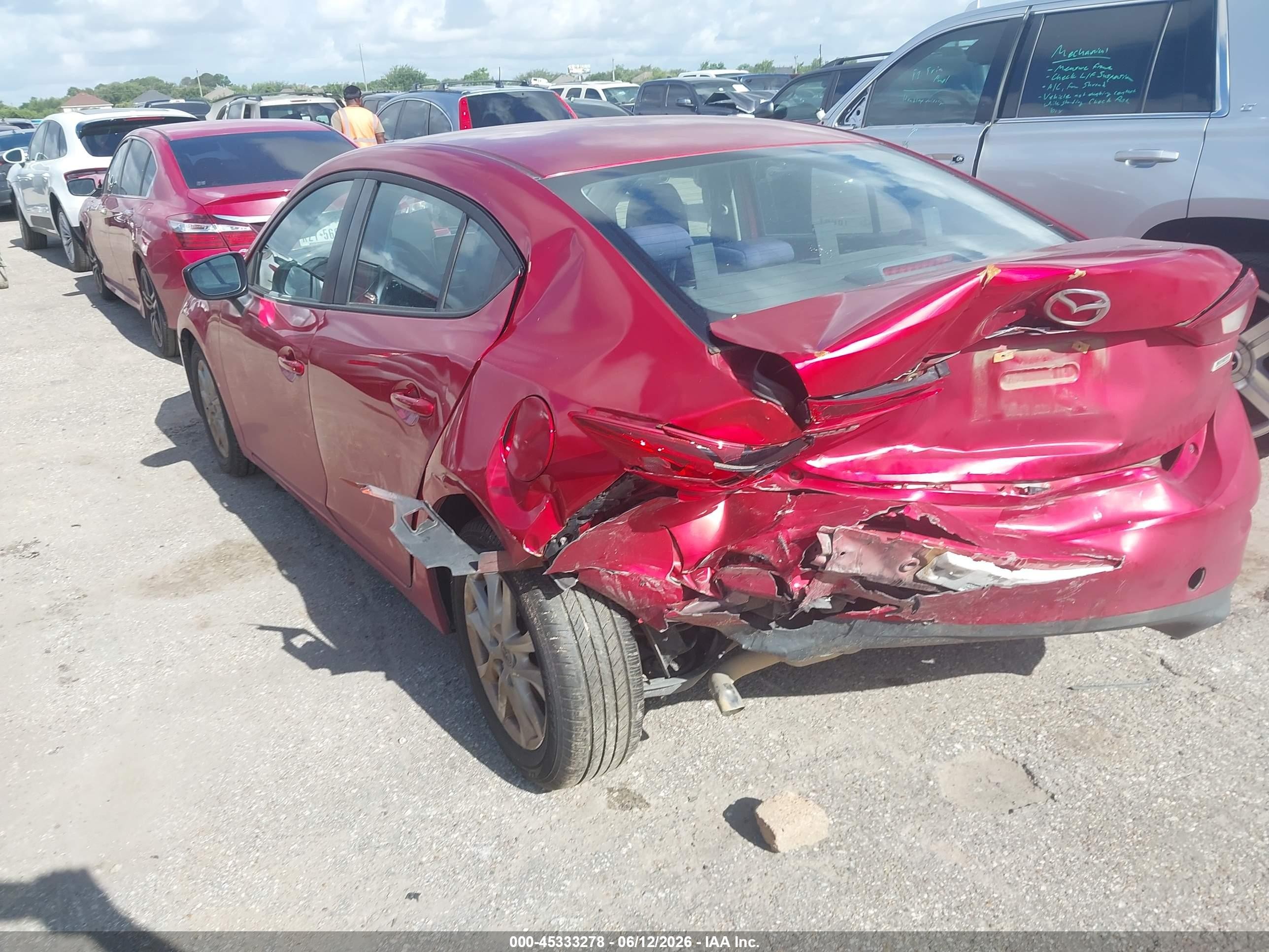 2015 Mazda Mazda3 I Sport Red vin: JM1BM1U78F1227062