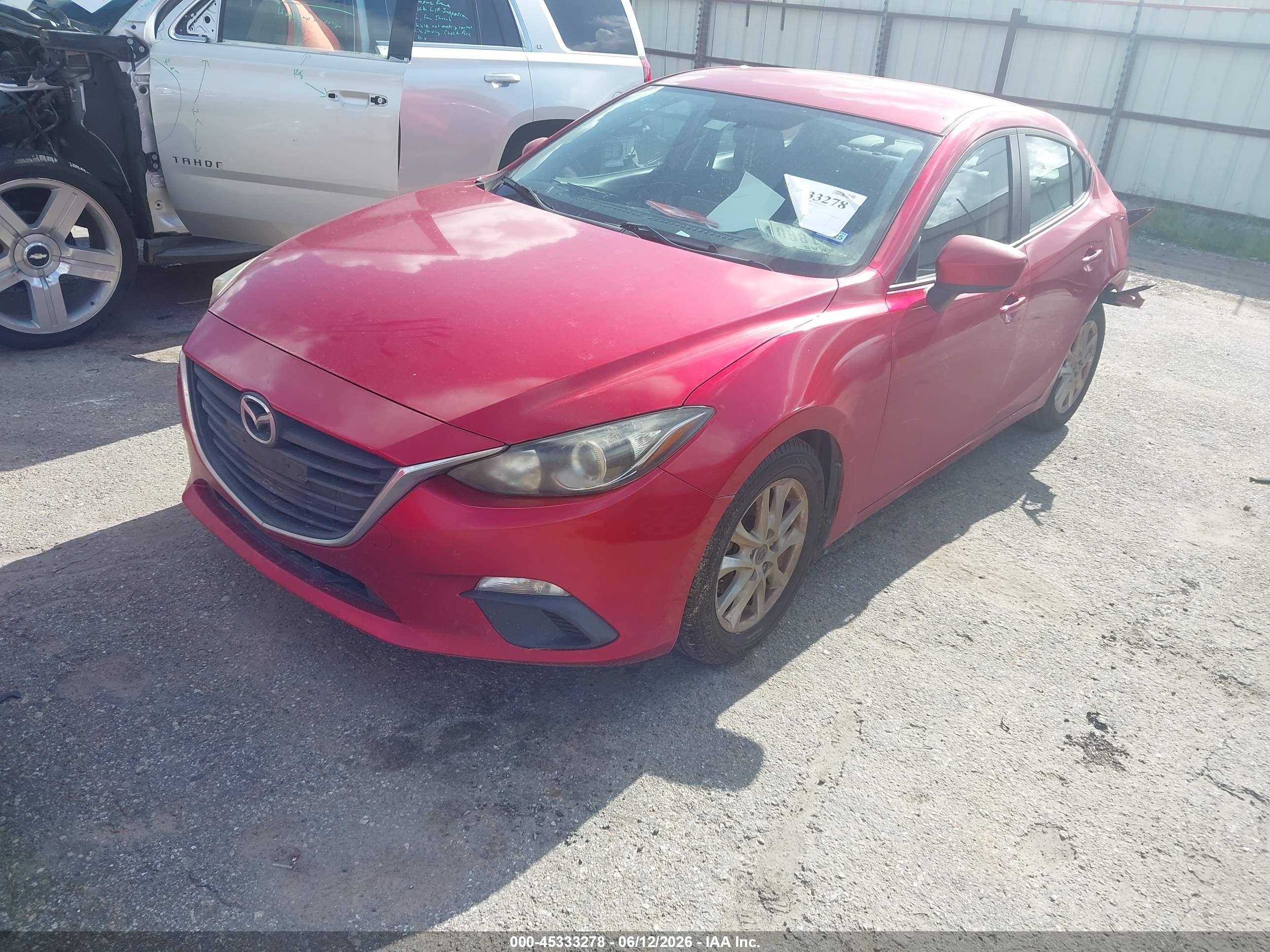 2015 Mazda Mazda3 I Sport Red vin: JM1BM1U78F1227062