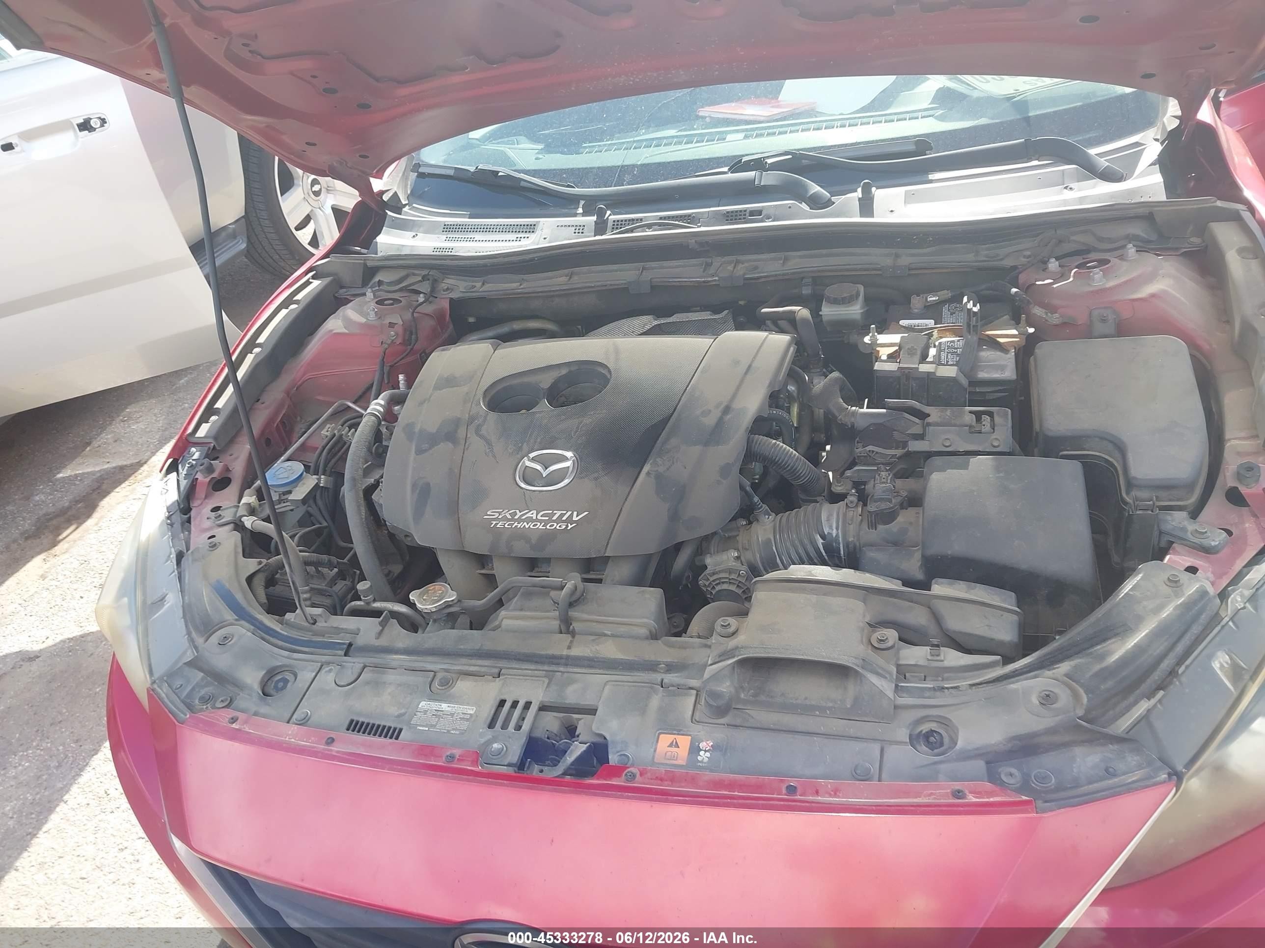 2015 Mazda Mazda3 I Sport Red vin: JM1BM1U78F1227062