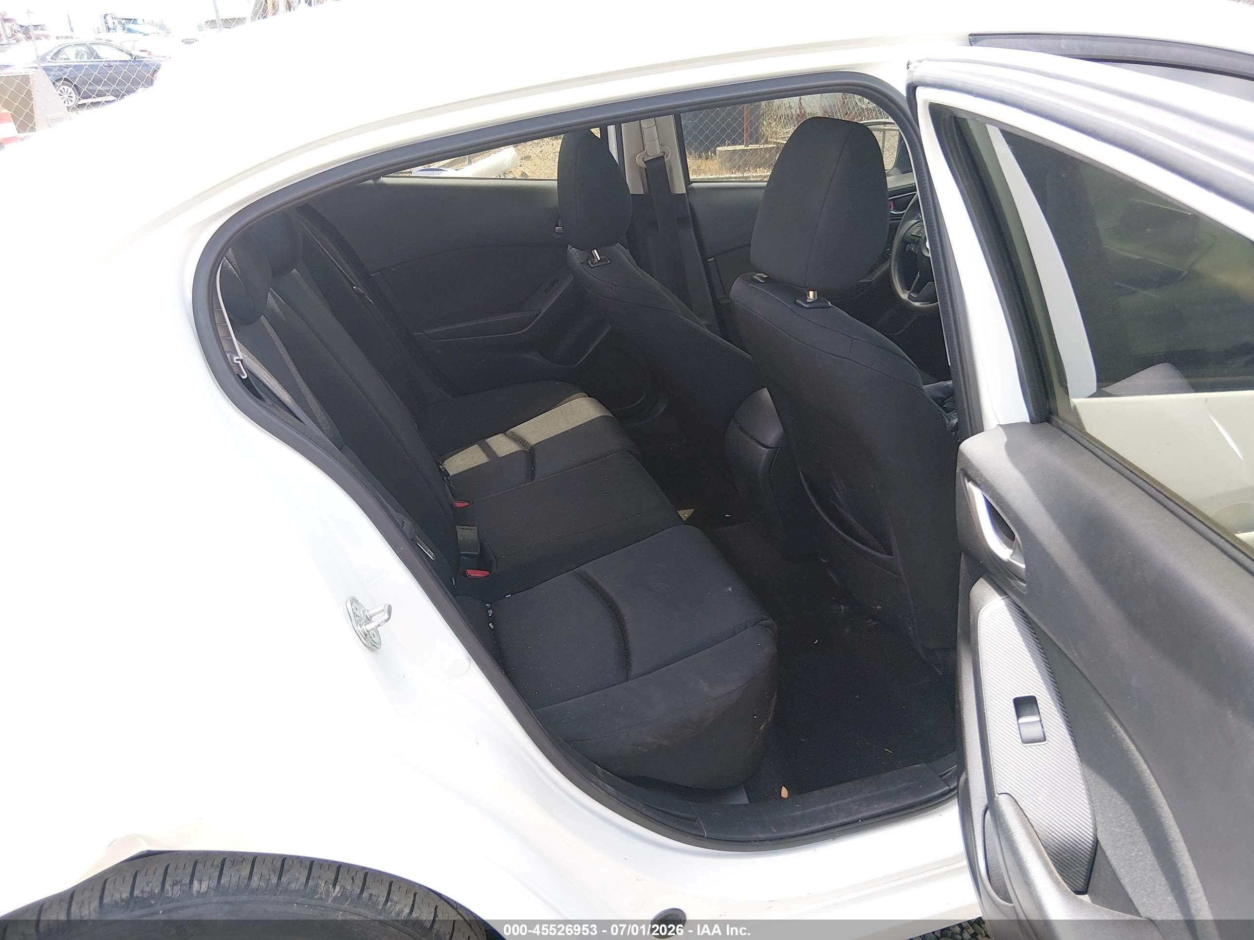 2014 Mazda Mazda3 I Sport White vin: JM1BM1U79E1176458
