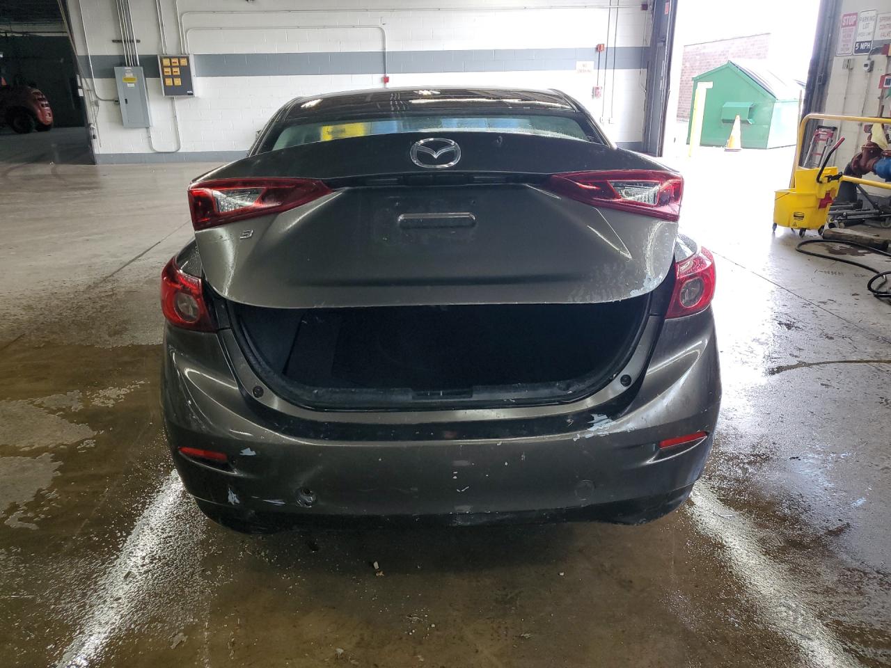 2015 Mazda 3 Серый vin: JM1BM1U79F1266484 Damage: Deck Lid, Peeling, 4 To 5 Inches