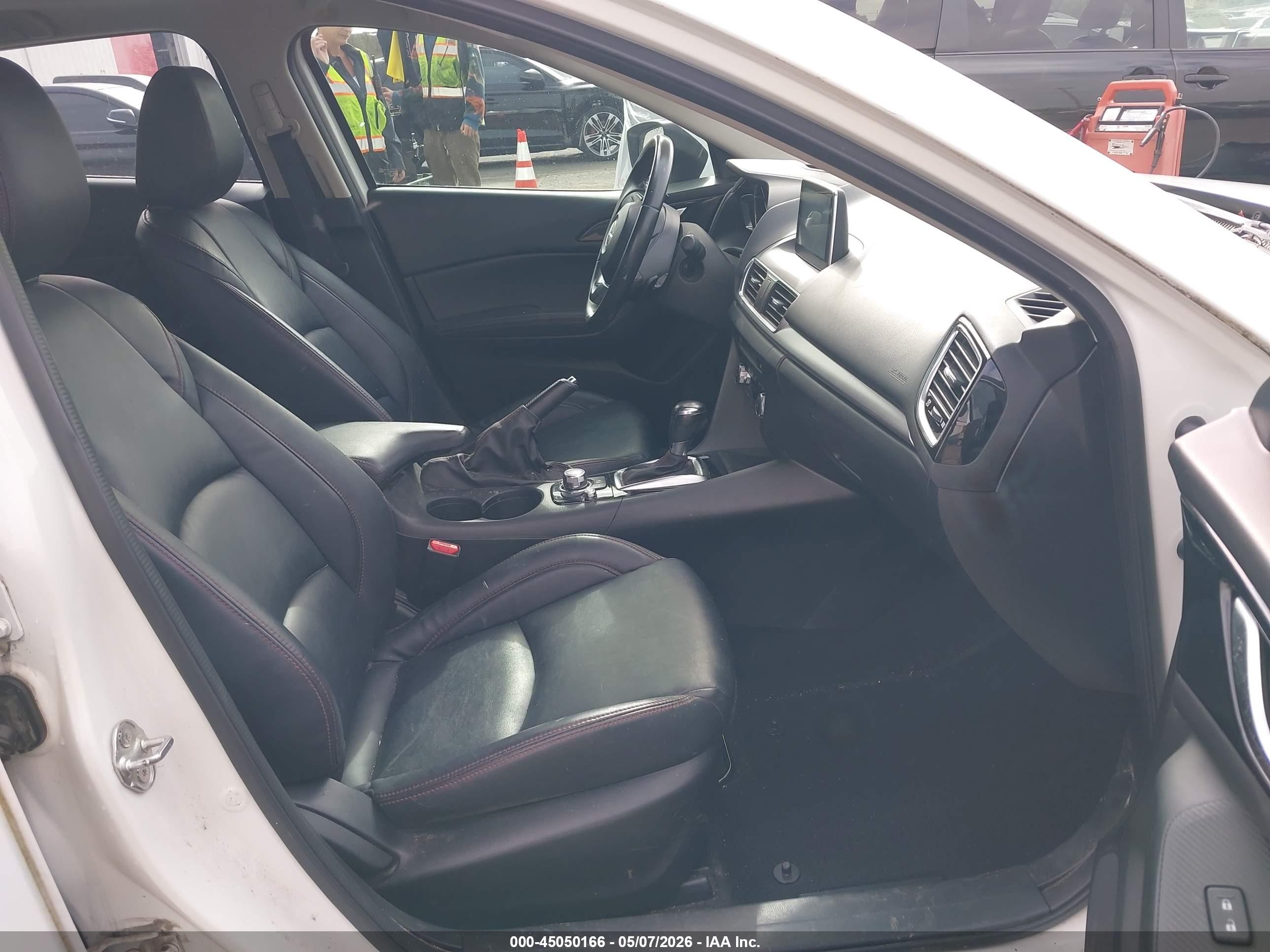 2015 Mazda Mazda3 S Touring White vin: JM1BM1V30F1221445