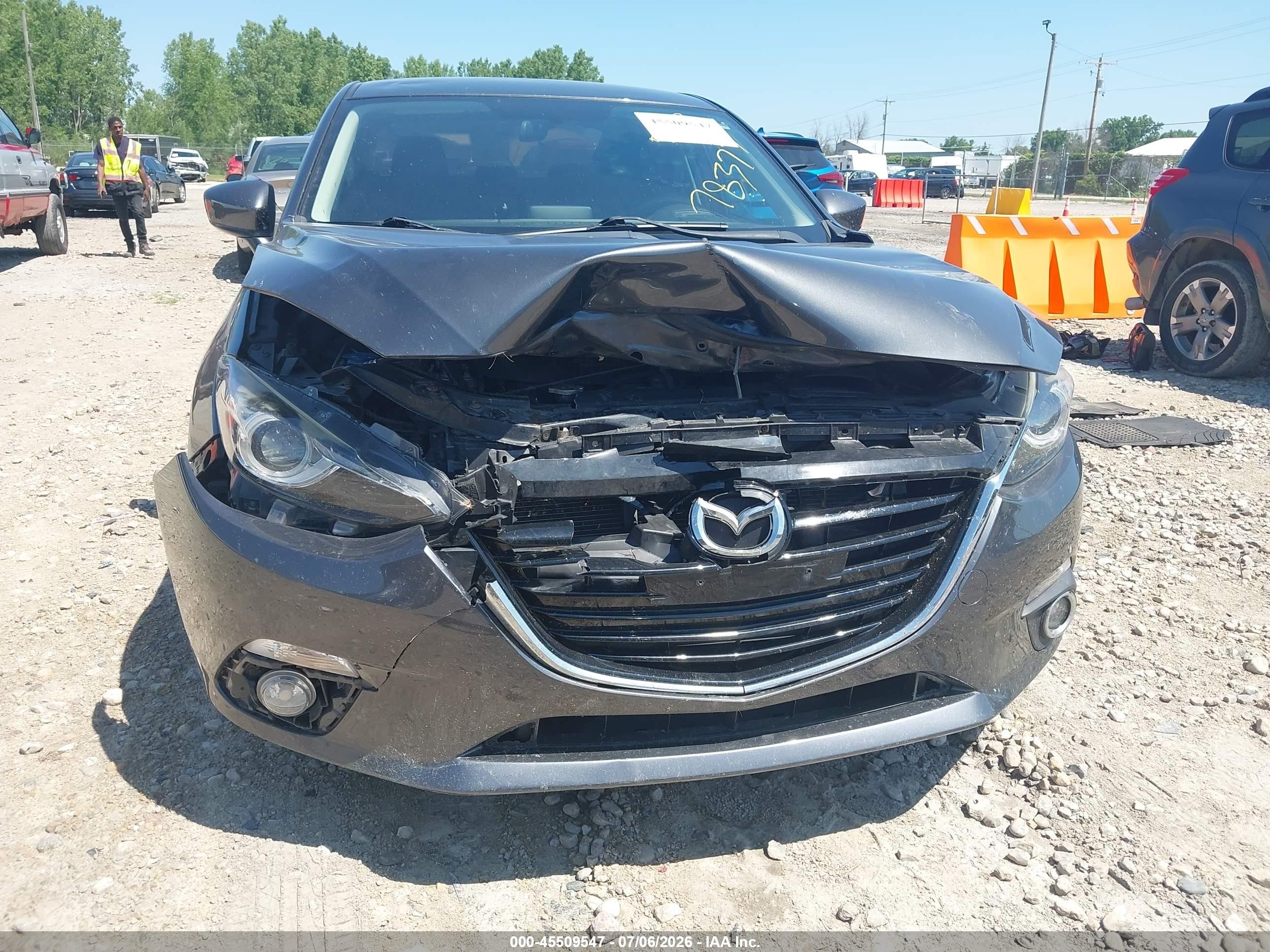 2014 Mazda Mazda3 S Touring Black vin: JM1BM1V33E1178377