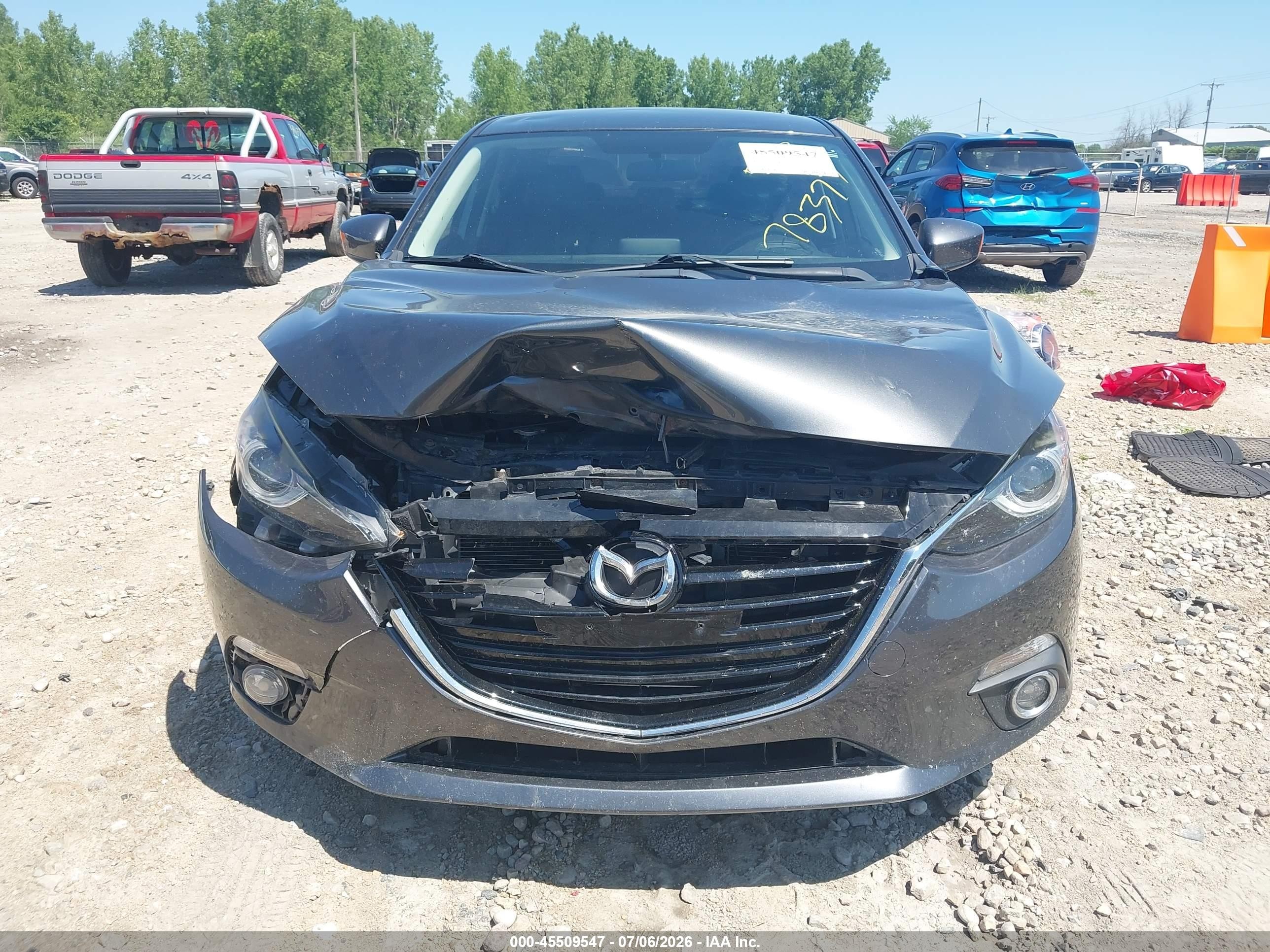 2014 Mazda Mazda3 S Touring Black vin: JM1BM1V33E1178377