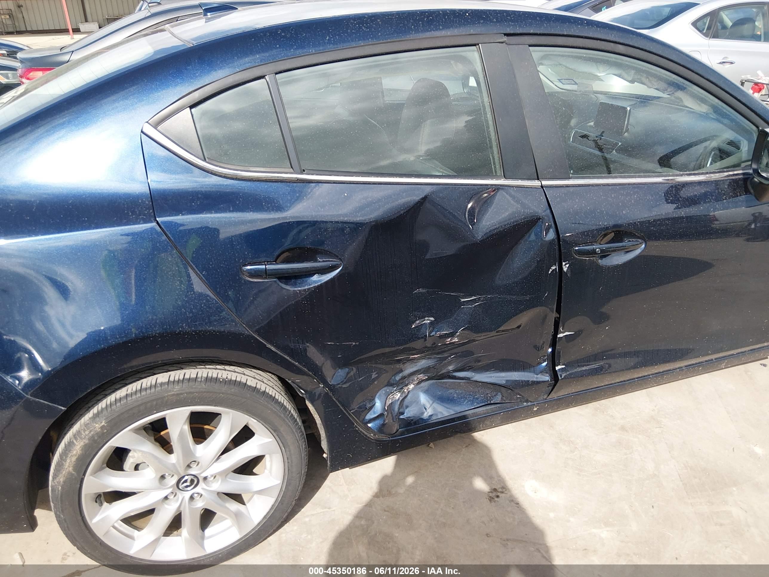 2014 Mazda Mazda3 S Touring Синий vin: JM1BM1V38E1168265