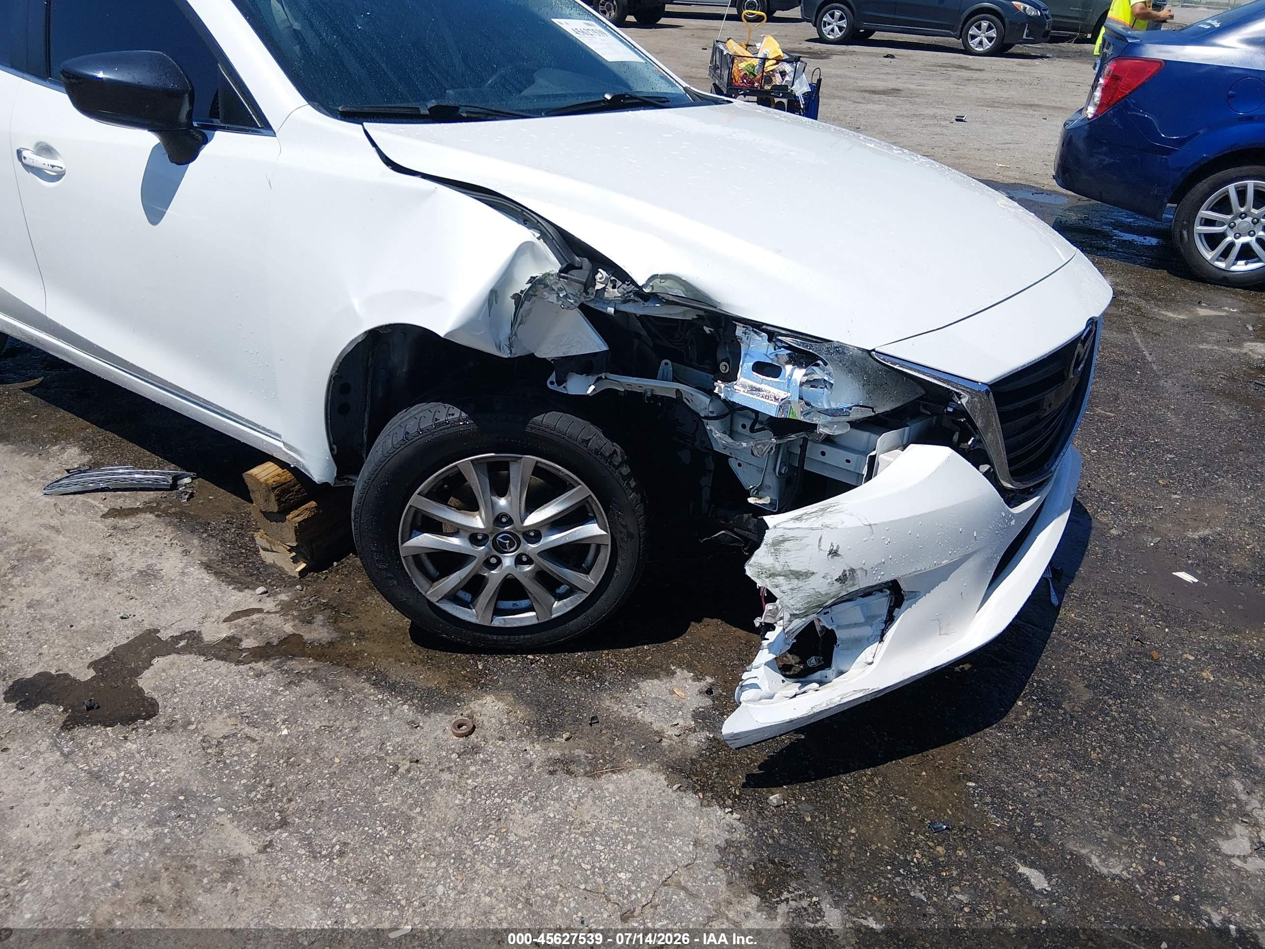 2014 Mazda Mazda3 I Touring White vin: JM1BM1V70E1121945