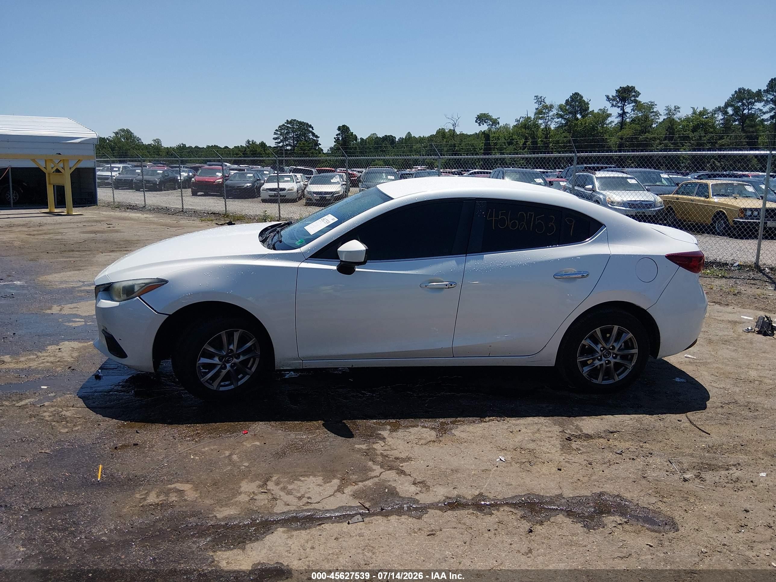 2014 Mazda Mazda3 I Touring White vin: JM1BM1V70E1121945