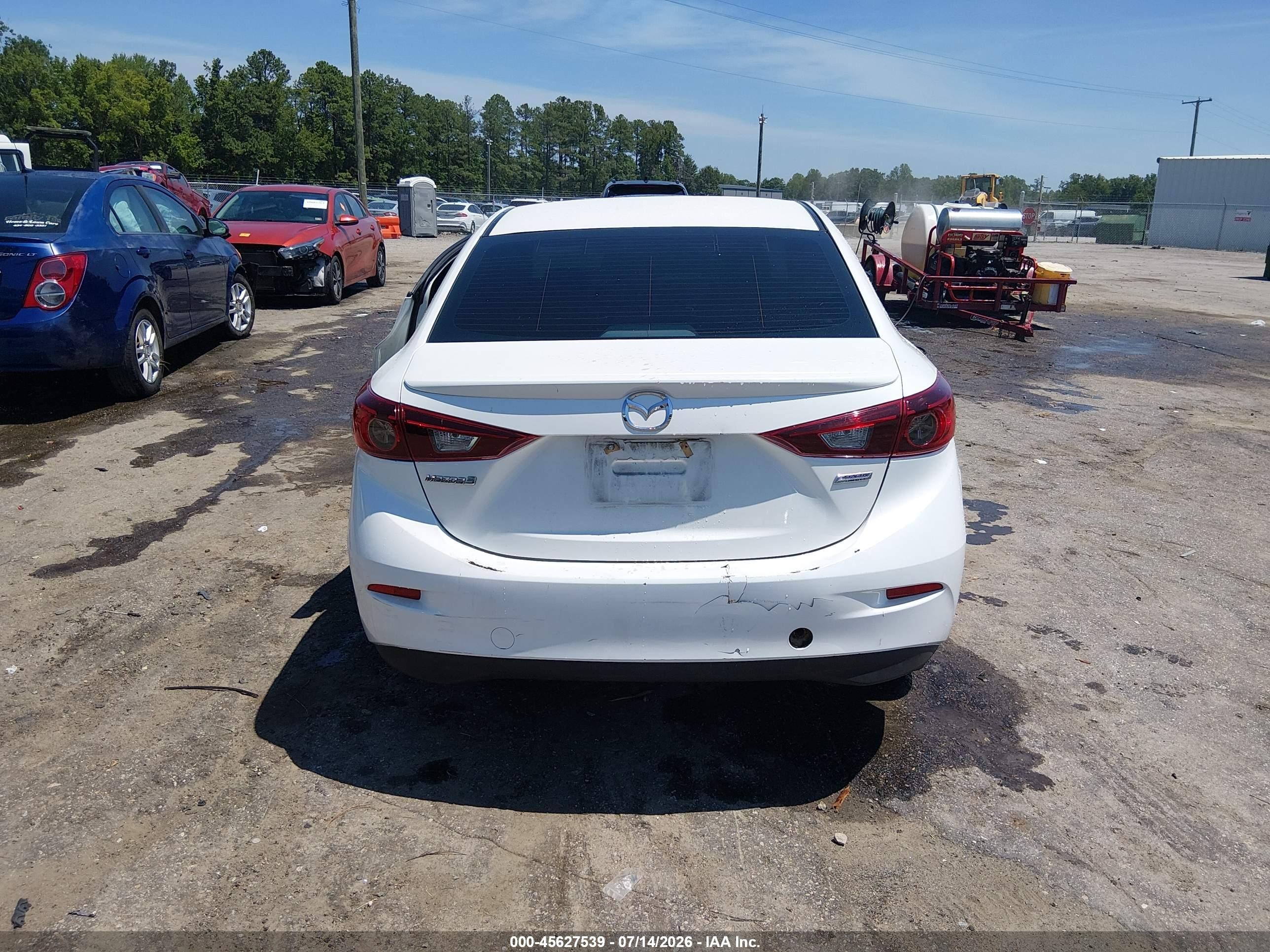 2014 Mazda Mazda3 I Touring White vin: JM1BM1V70E1121945